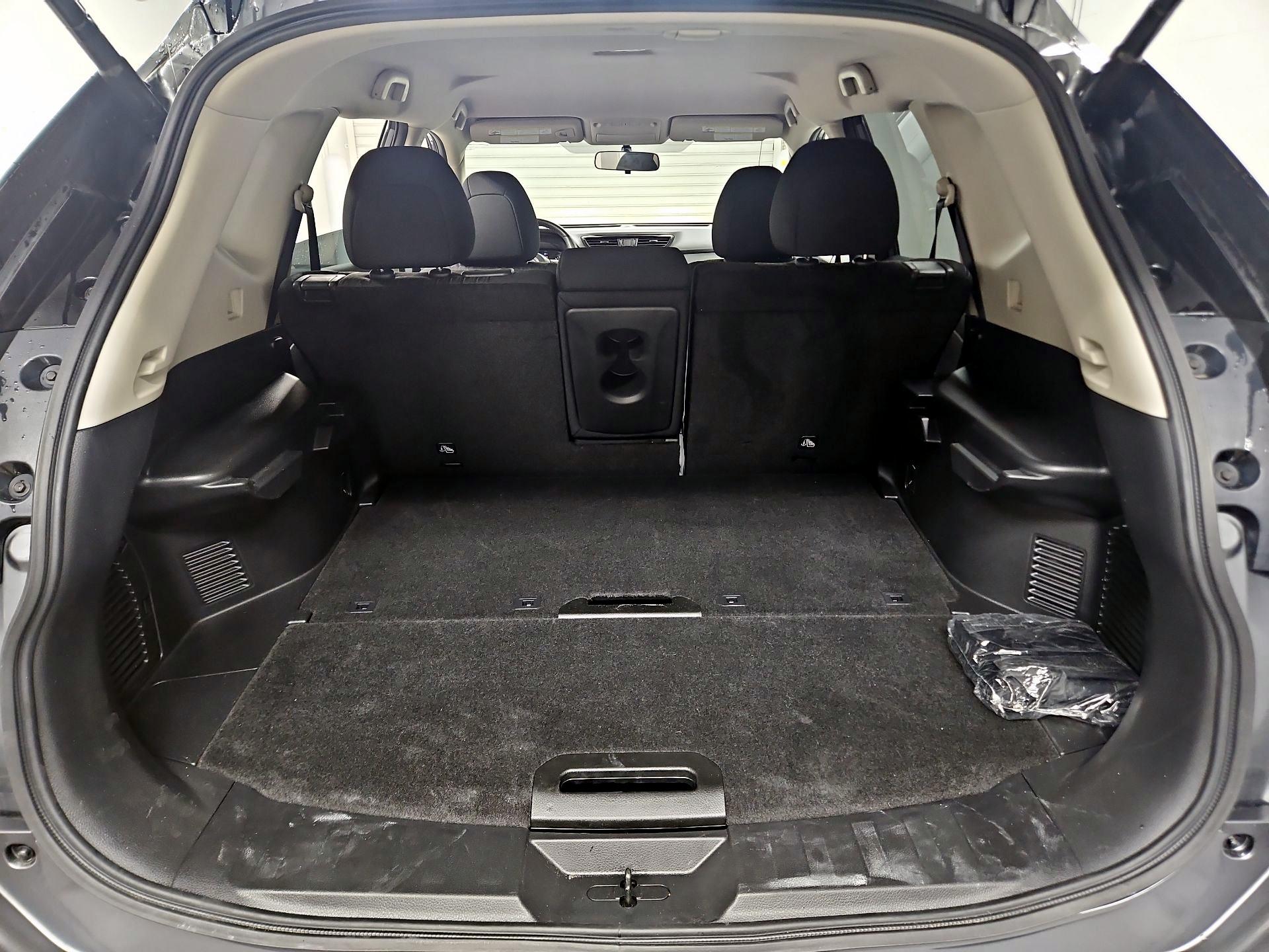 Thumbnail: 2018 Nissan Rogue - 20