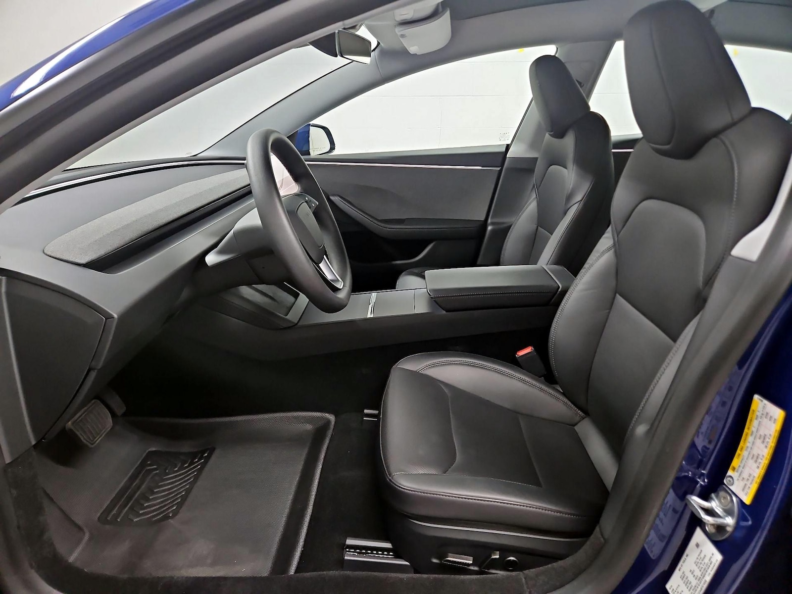 2025 Tesla Model 3 Long Range - Photo 12