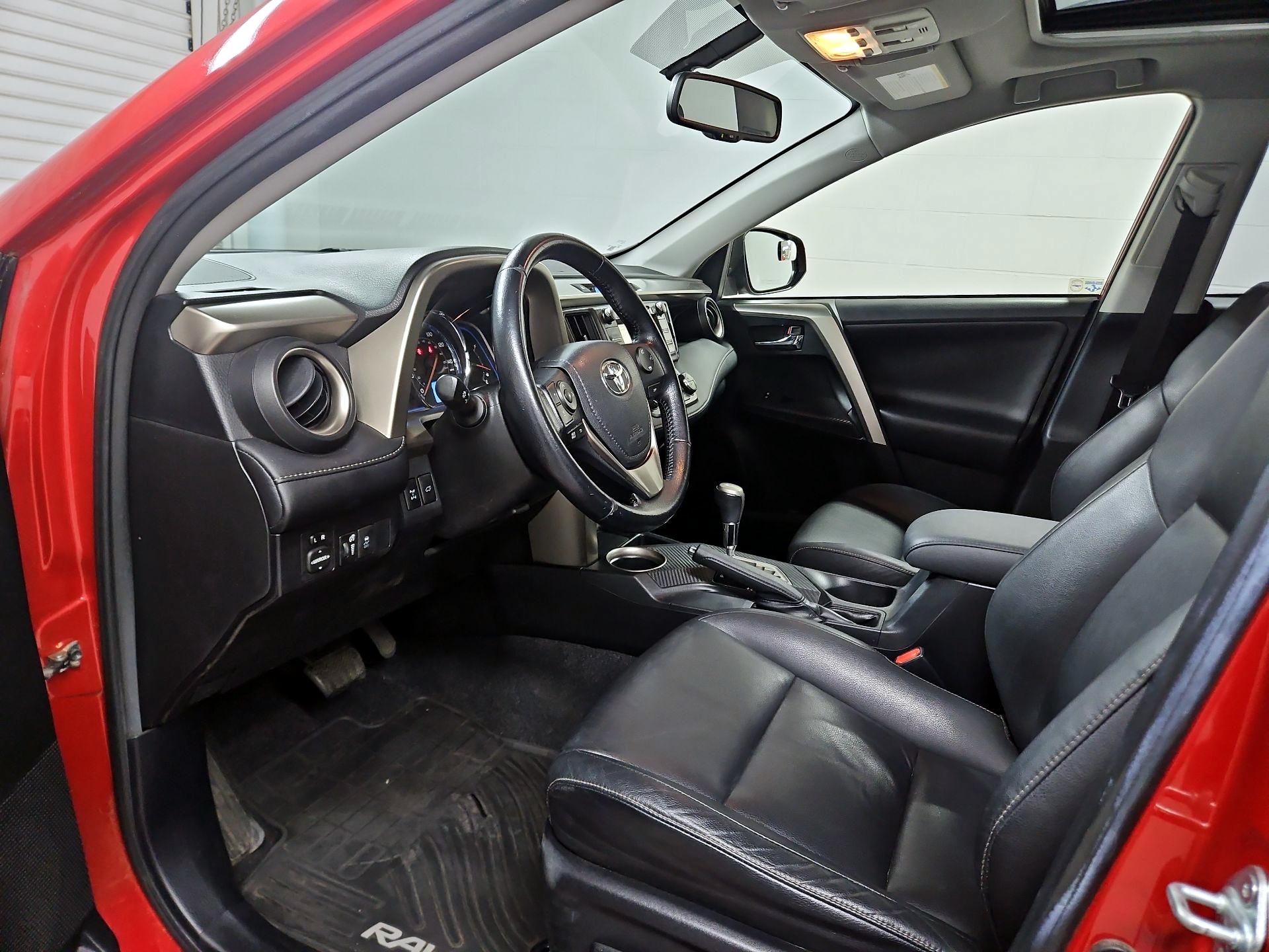 Thumbnail: 2015 Toyota RAV4 - 11