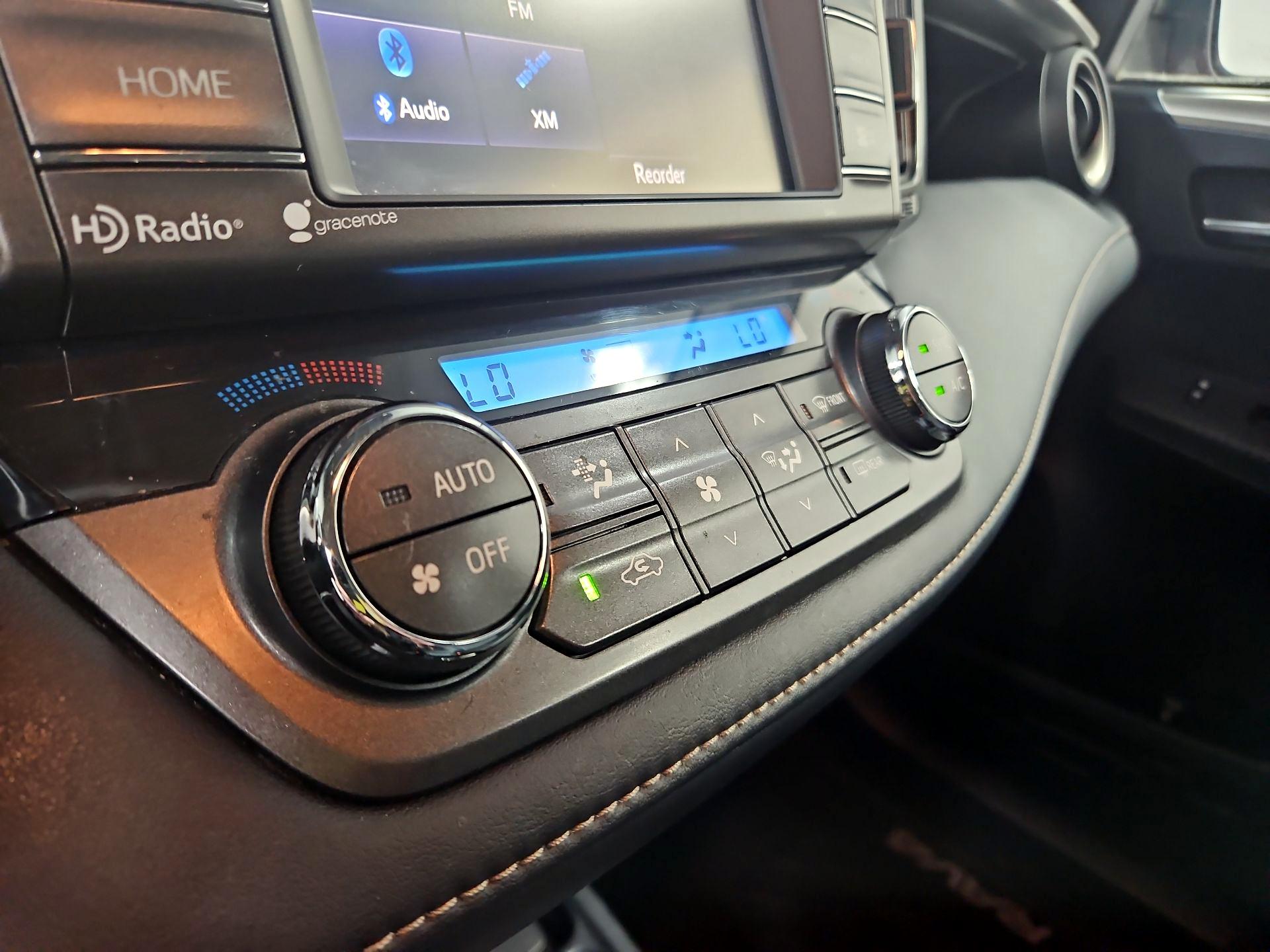 Thumbnail: 2015 Toyota RAV4 - 17