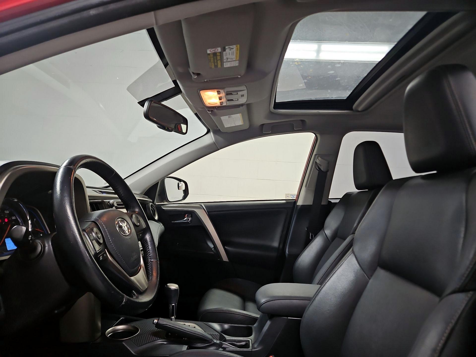 Thumbnail: 2015 Toyota RAV4 - 20