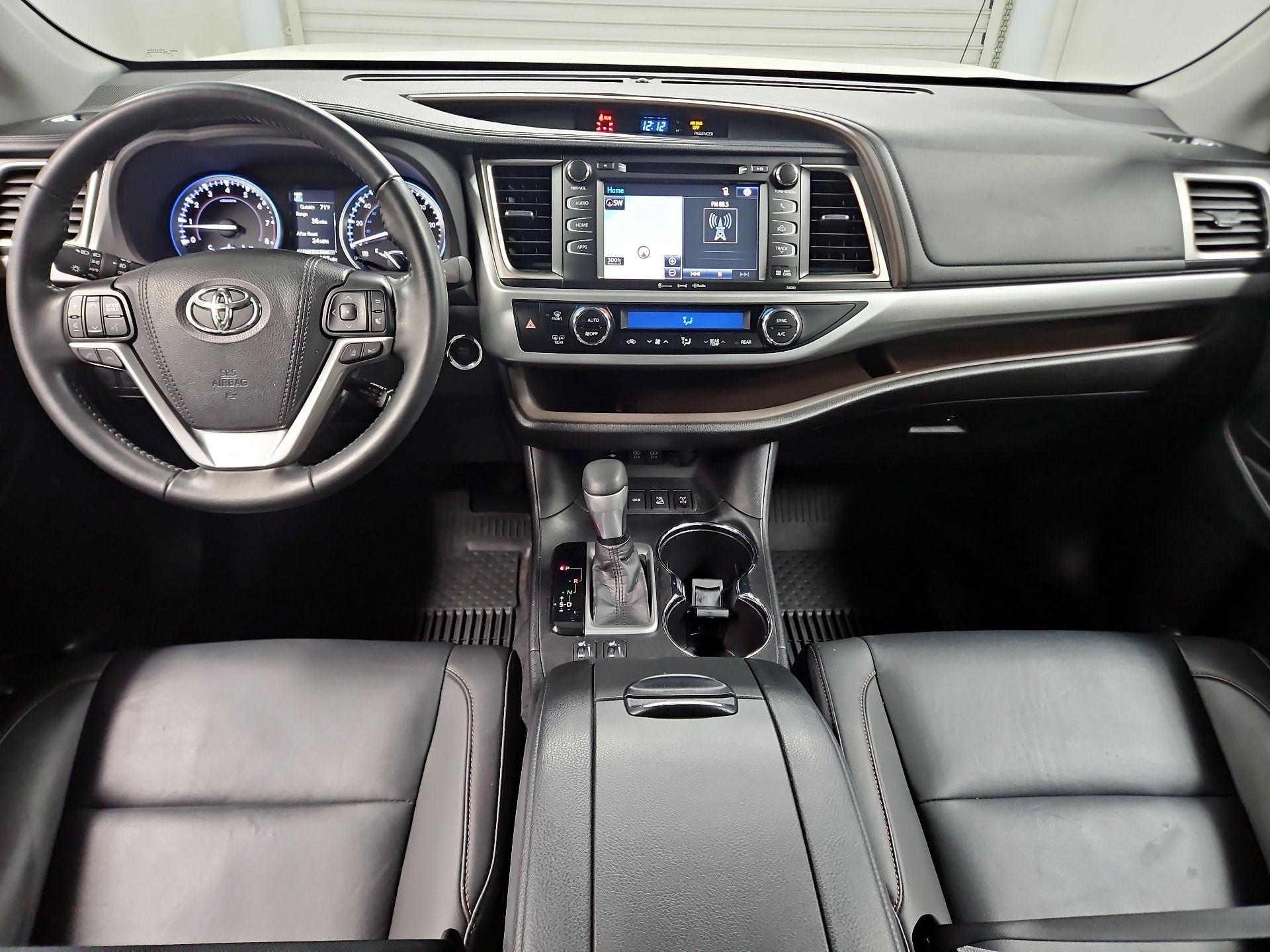 Thumbnail: 2019 Toyota Highlander - 9