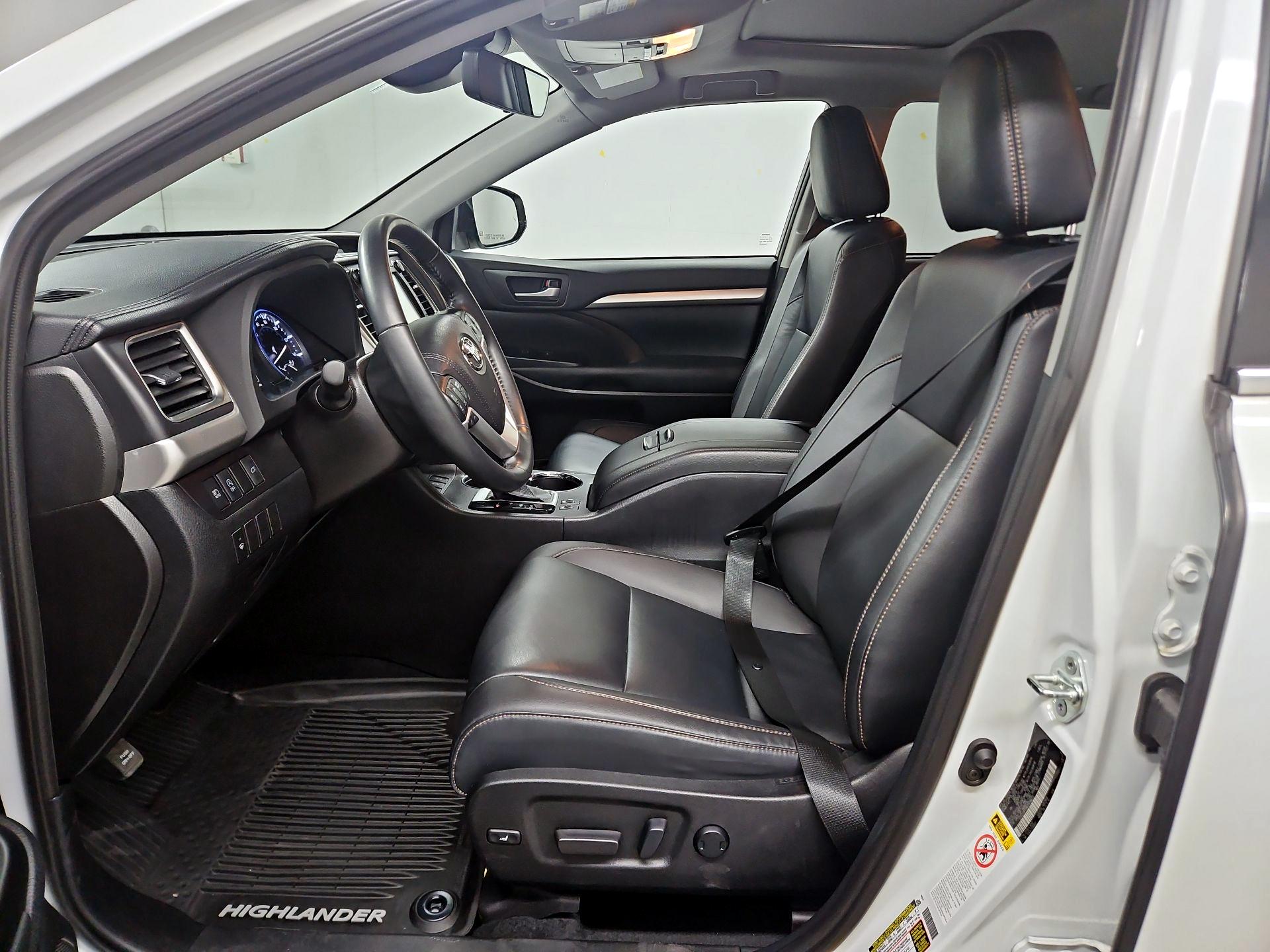 Thumbnail: 2019 Toyota Highlander - 11