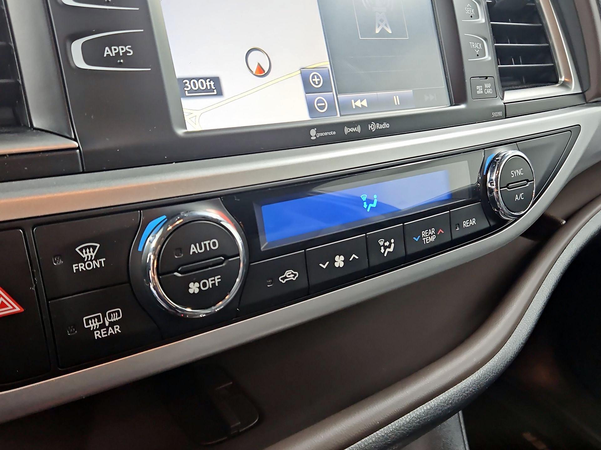 Thumbnail: 2019 Toyota Highlander - 16