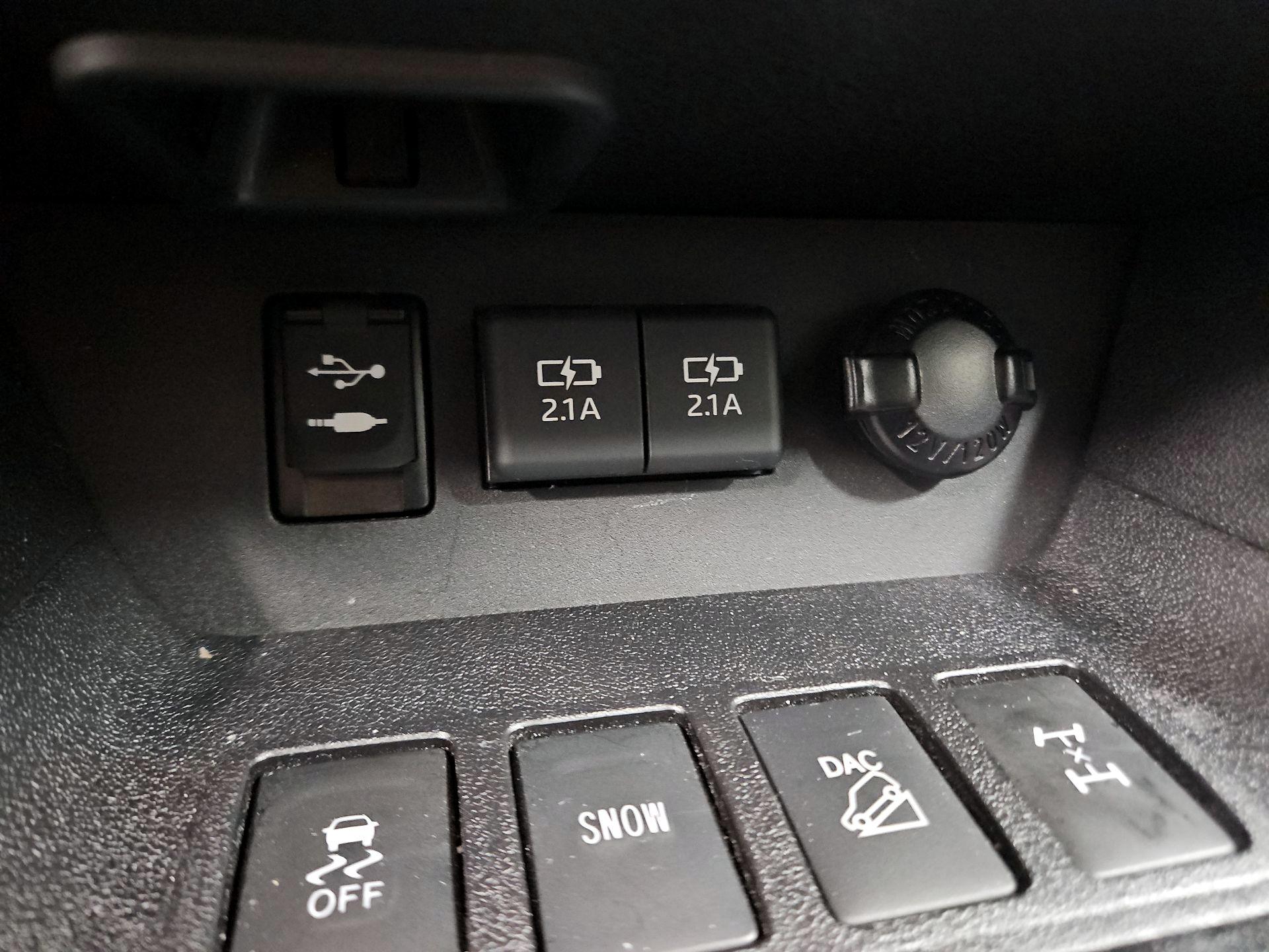 Thumbnail: 2019 Toyota Highlander - 18