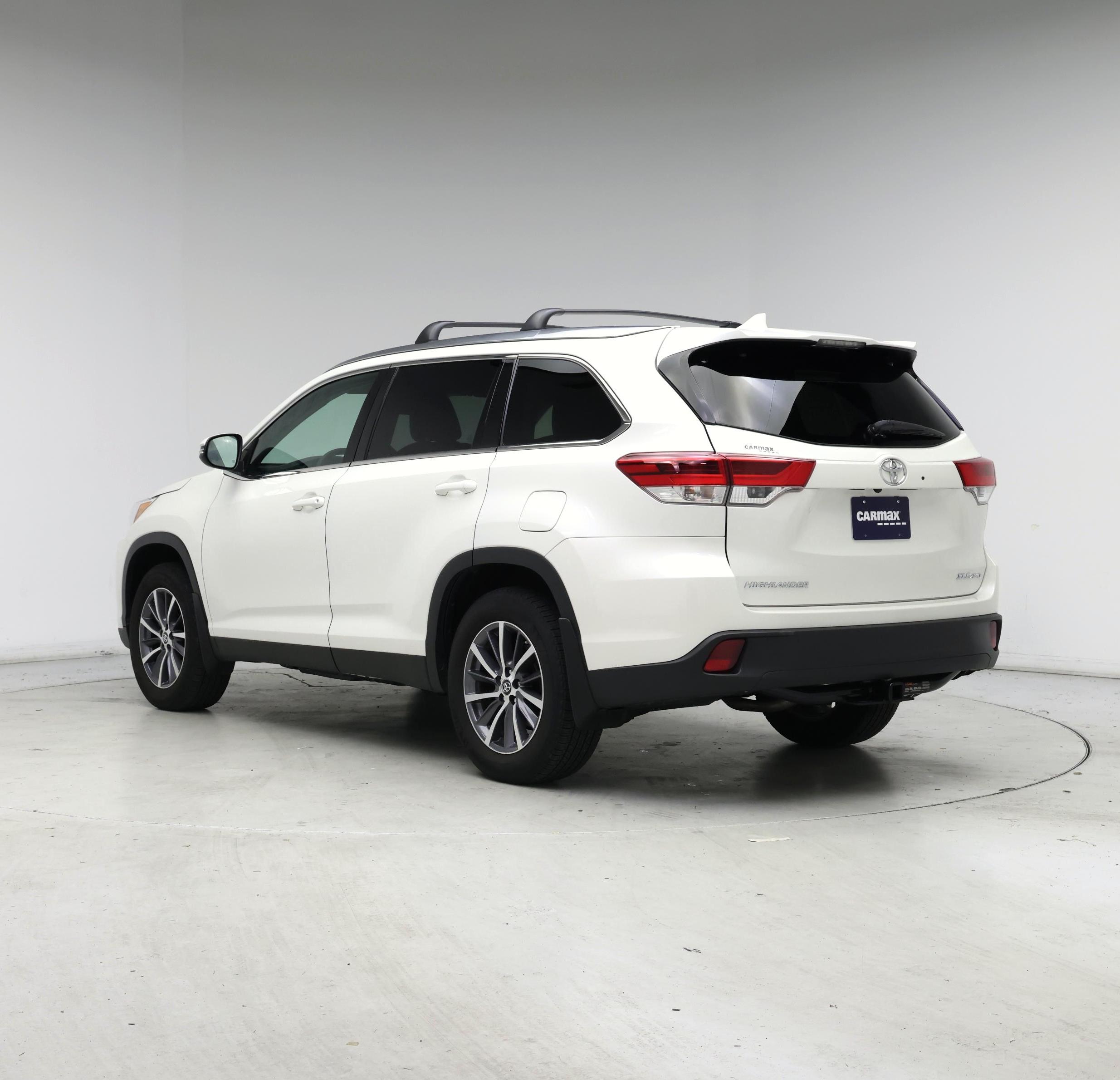 Thumbnail: 2019 Toyota Highlander - 2