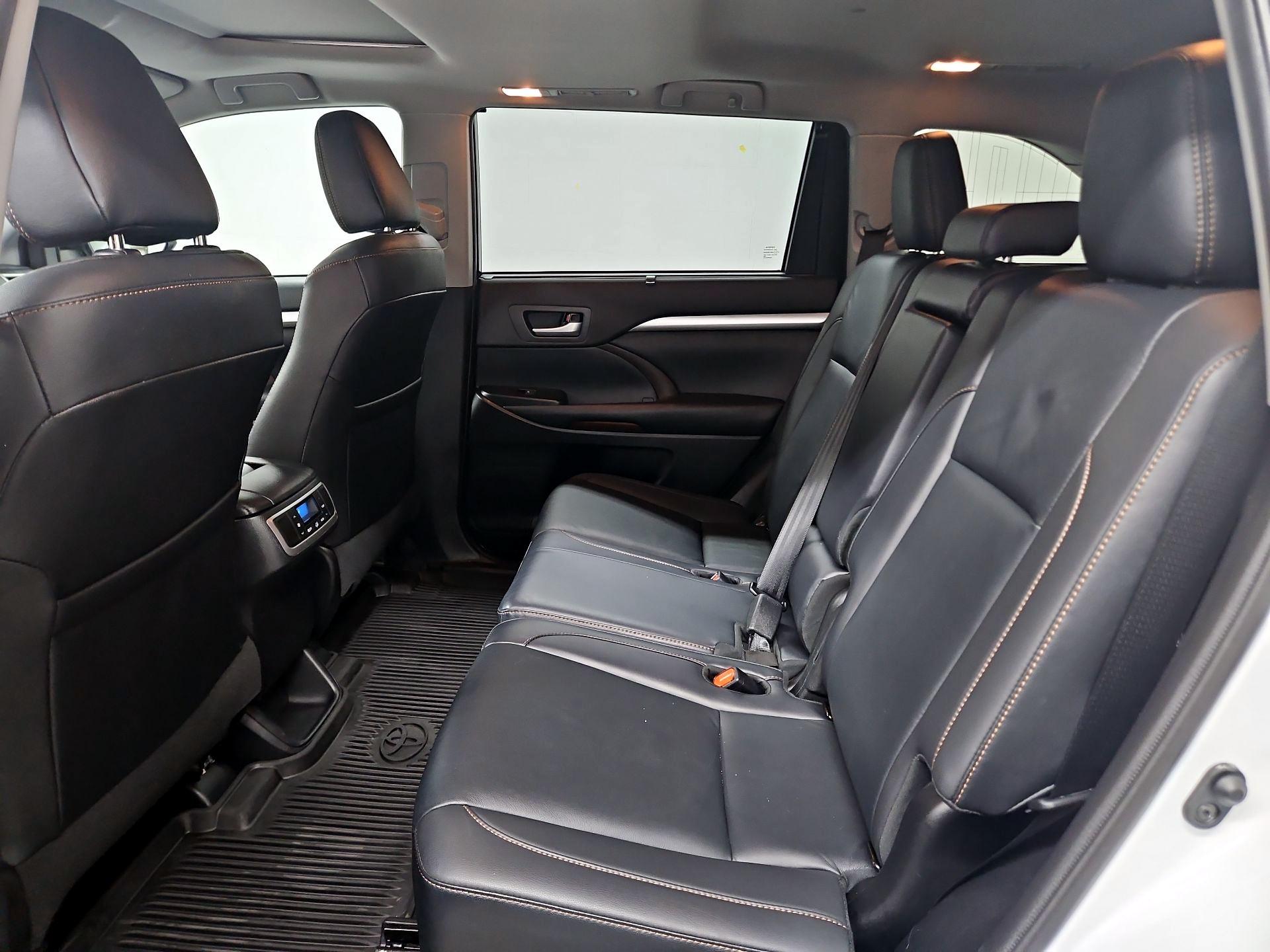 Thumbnail: 2019 Toyota Highlander - 20