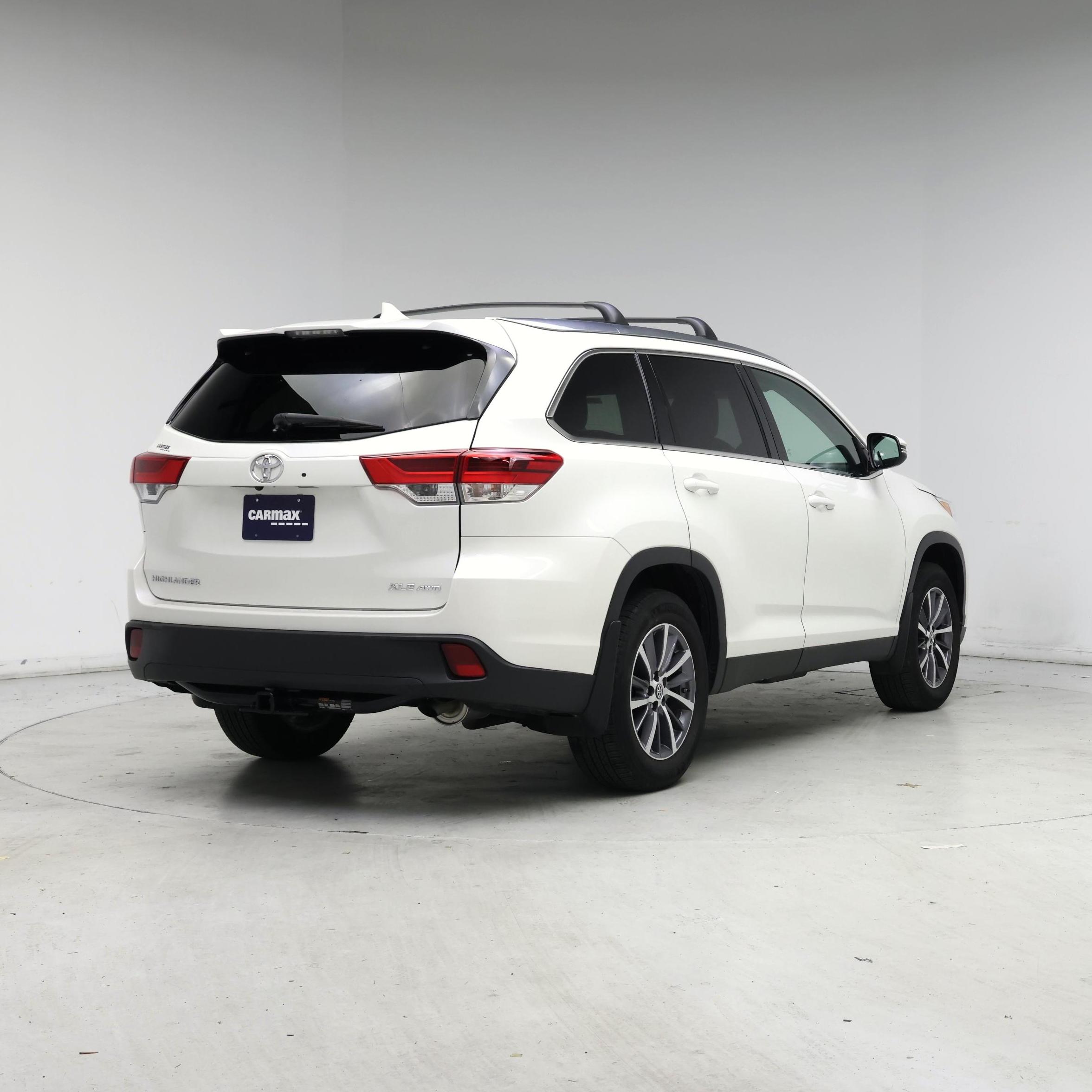 Thumbnail: 2019 Toyota Highlander - 8