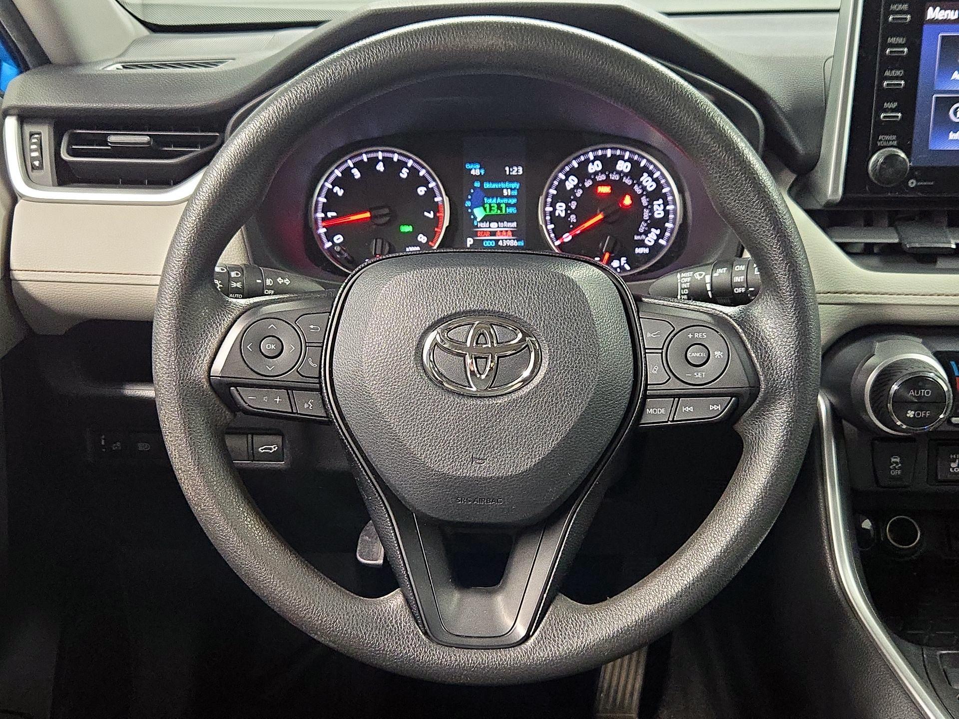 Thumbnail: 2019 Toyota RAV4 - 10