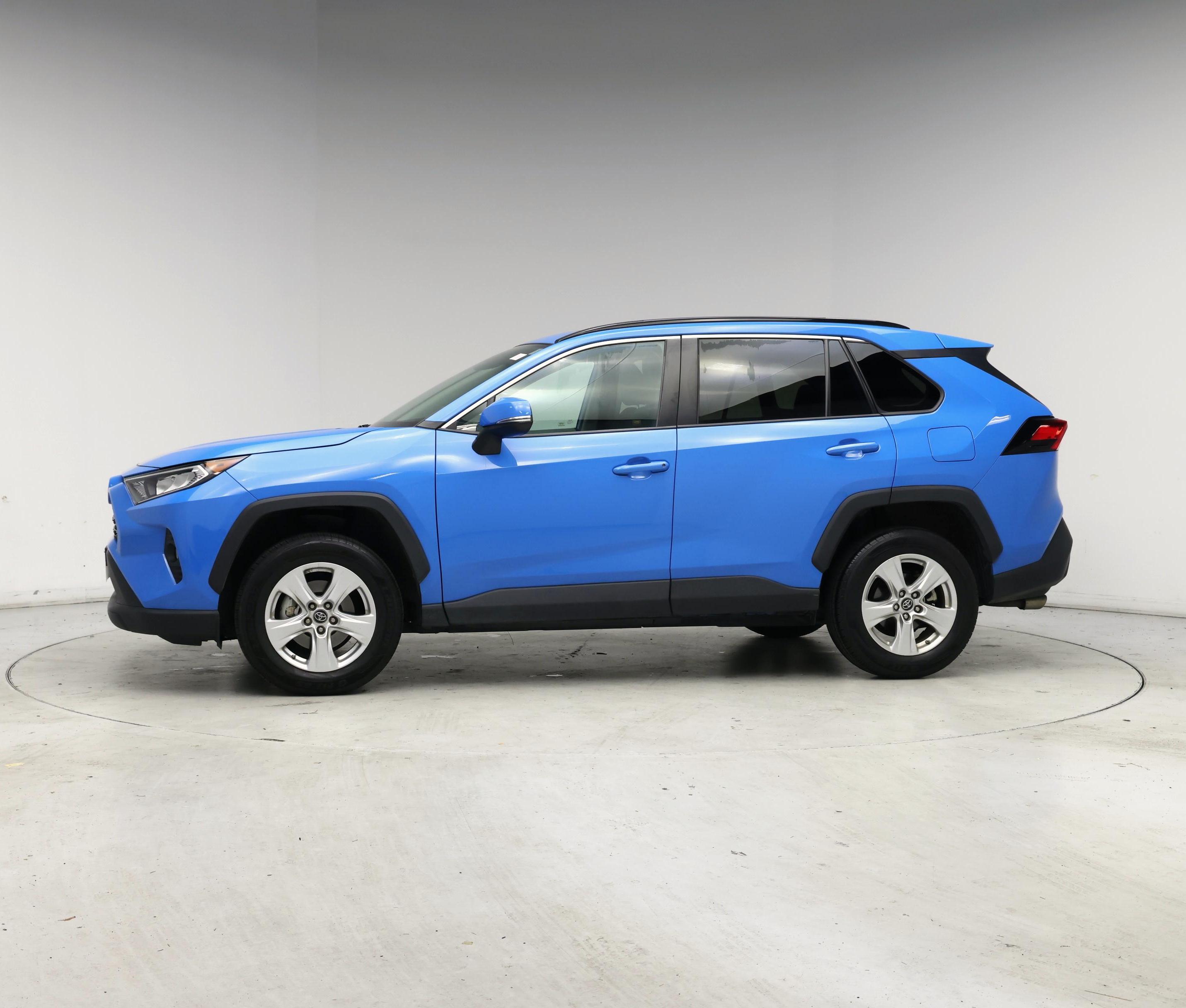 Thumbnail: 2019 Toyota RAV4 - 3