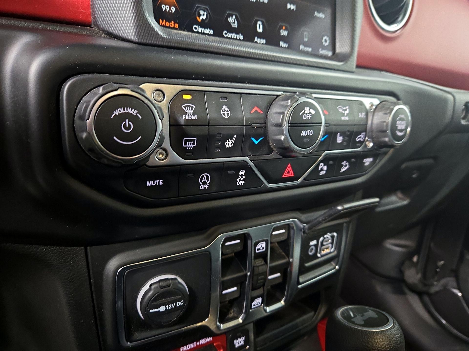 Thumbnail: 2020 Jeep Wrangler - 17