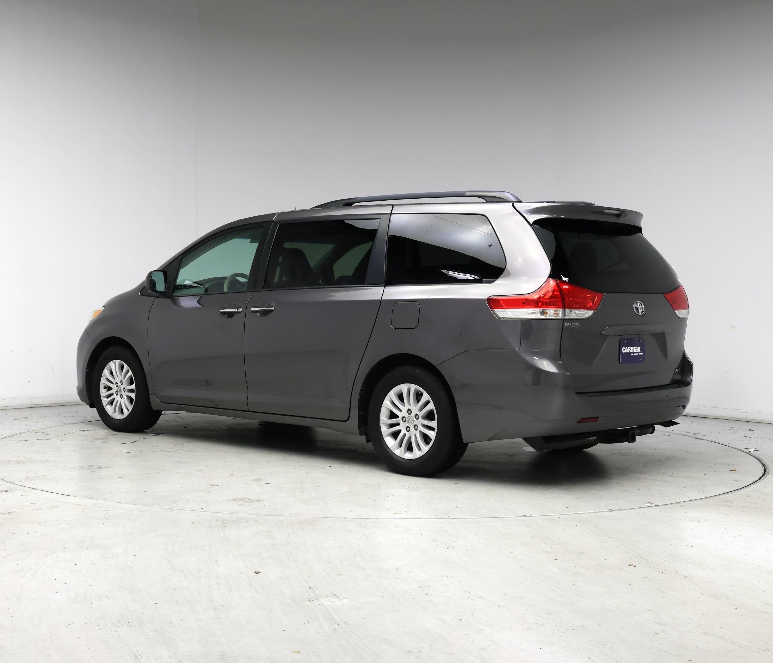 Thumbnail: 2014 Toyota Sienna - 2