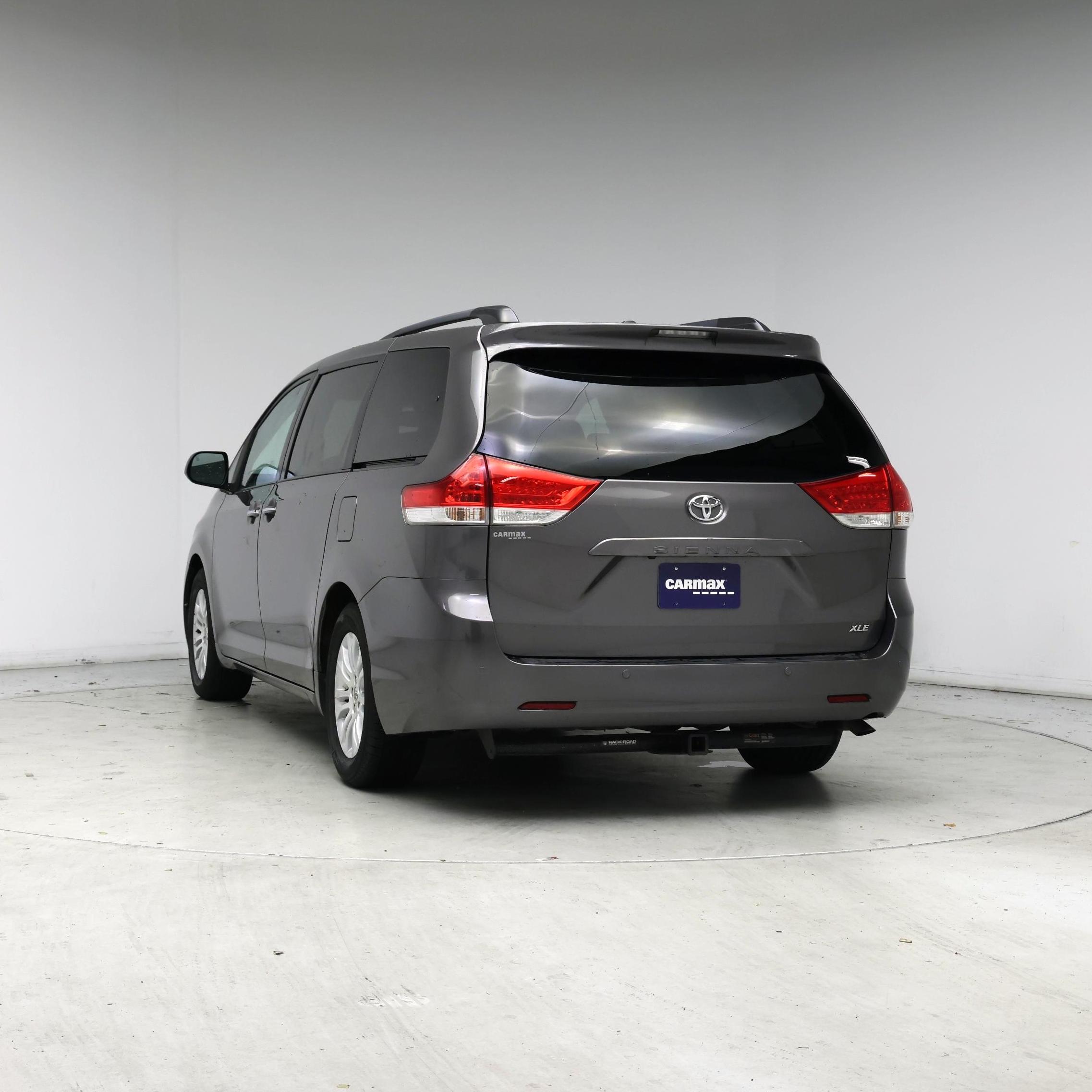 Thumbnail: 2014 Toyota Sienna - 6