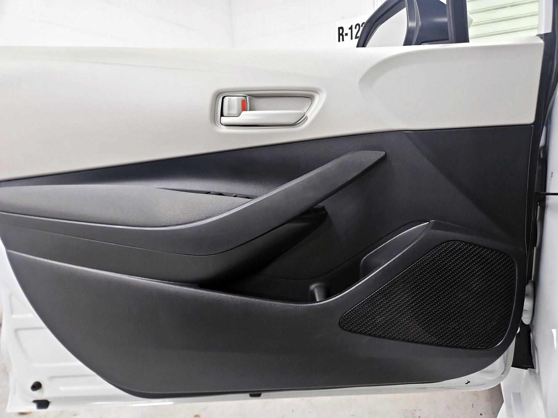 Thumbnail: 2023 Toyota Corolla - 12