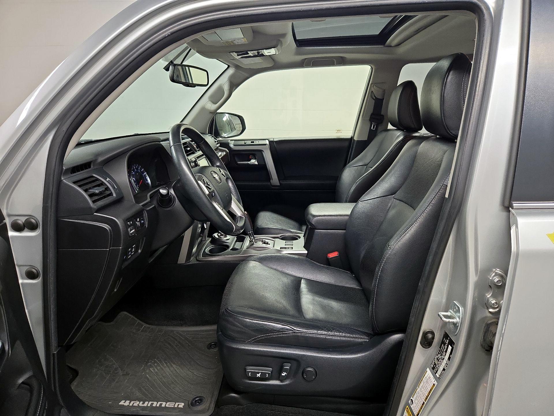 Thumbnail: 2015 Toyota 4Runner - 11