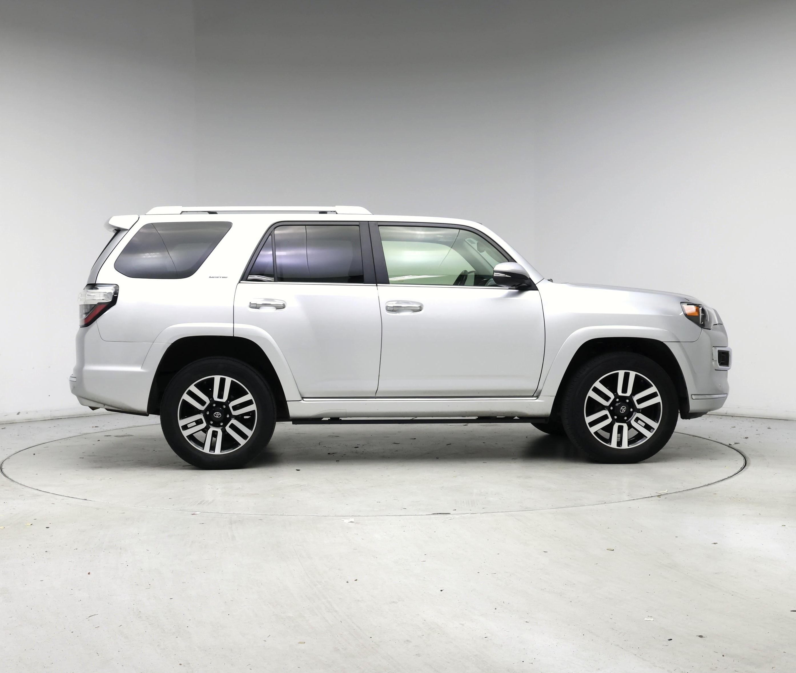 Thumbnail: 2015 Toyota 4Runner - 7