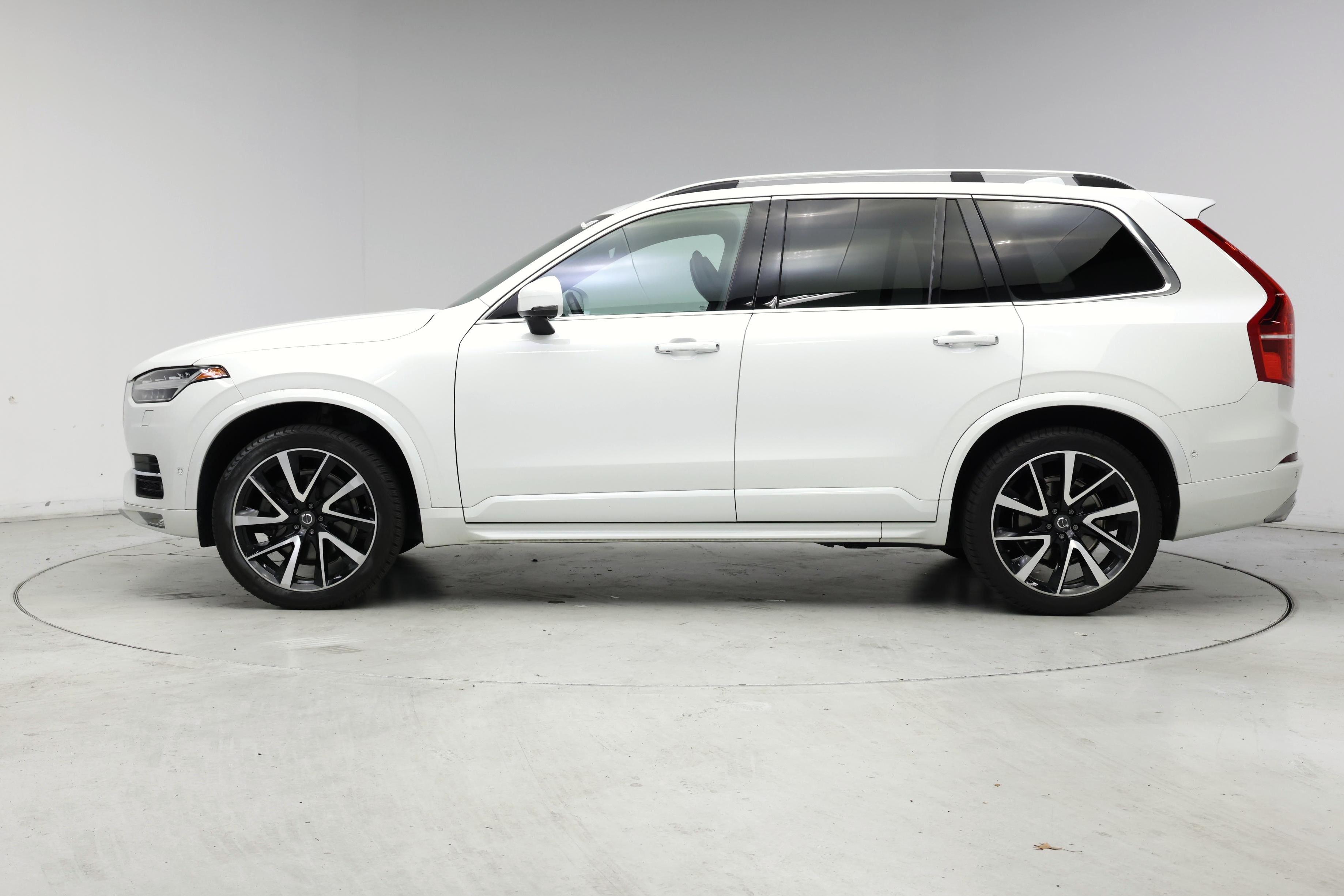 Thumbnail: 2018 Volvo XC90 - 3