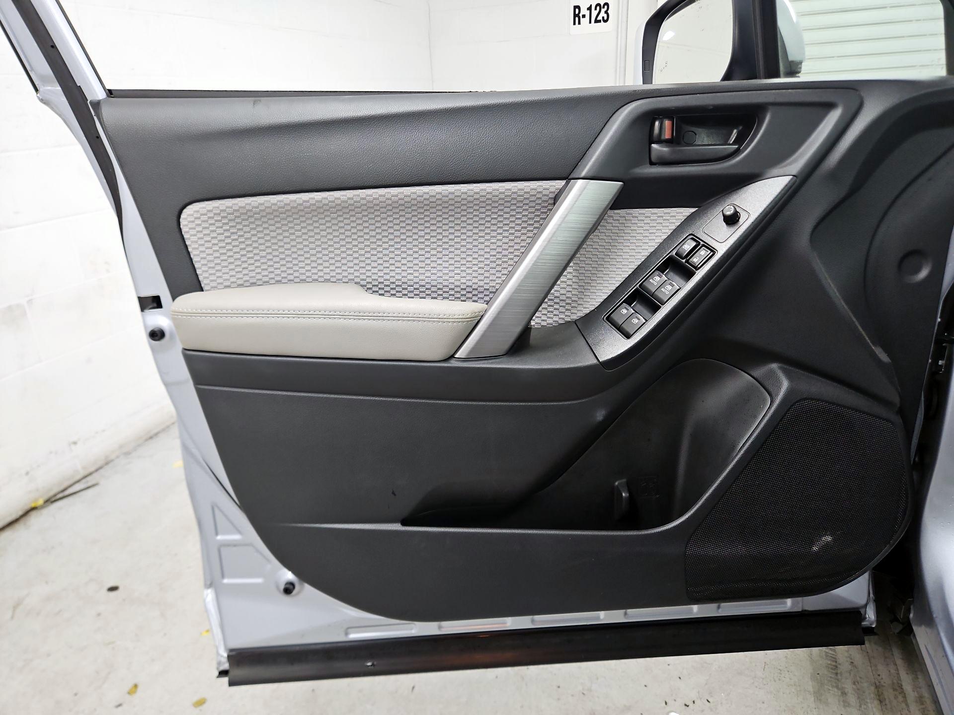 Thumbnail: 2017 Subaru Forester - 12