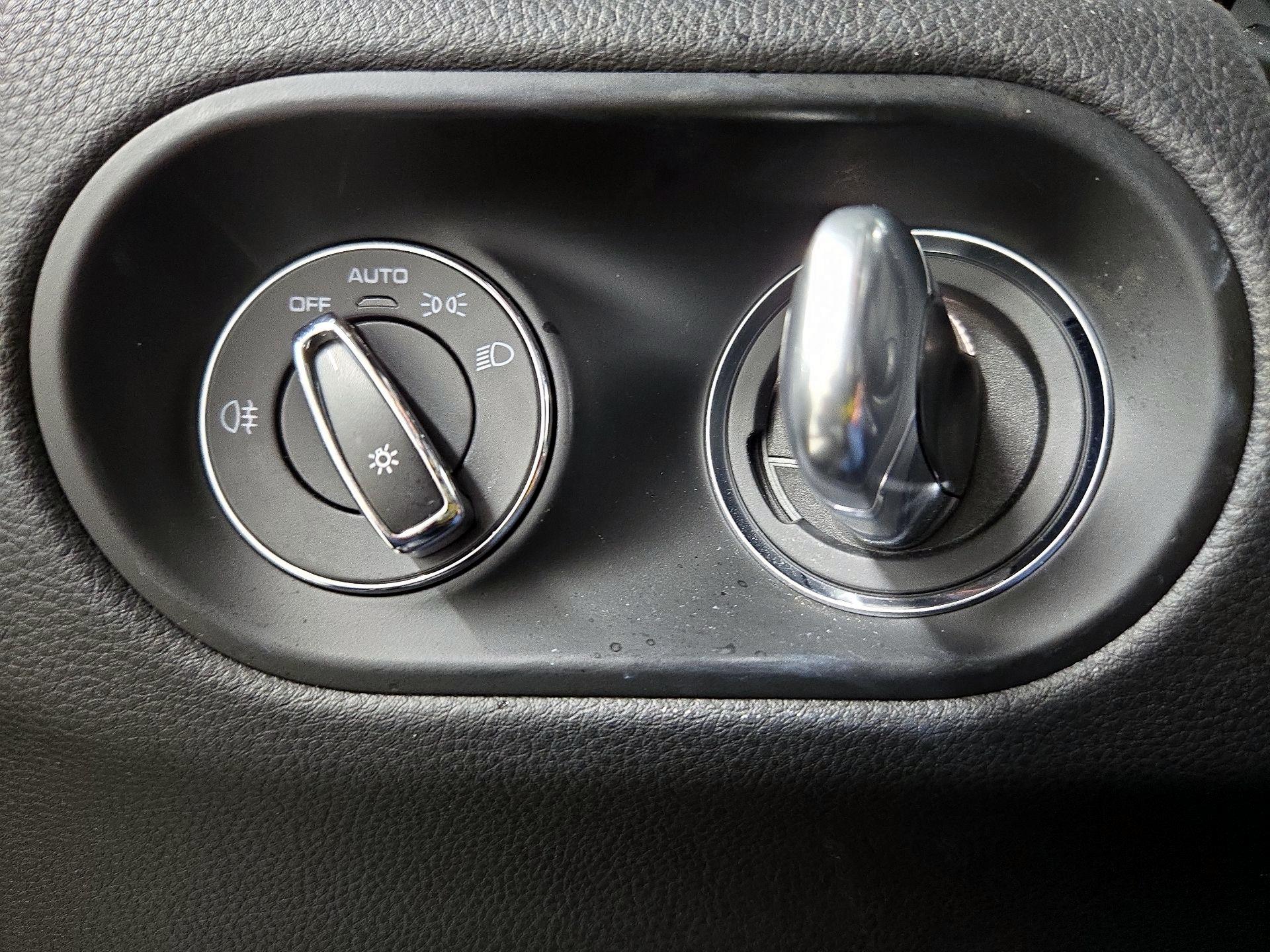 Thumbnail: 2021 Porsche Macan - 13