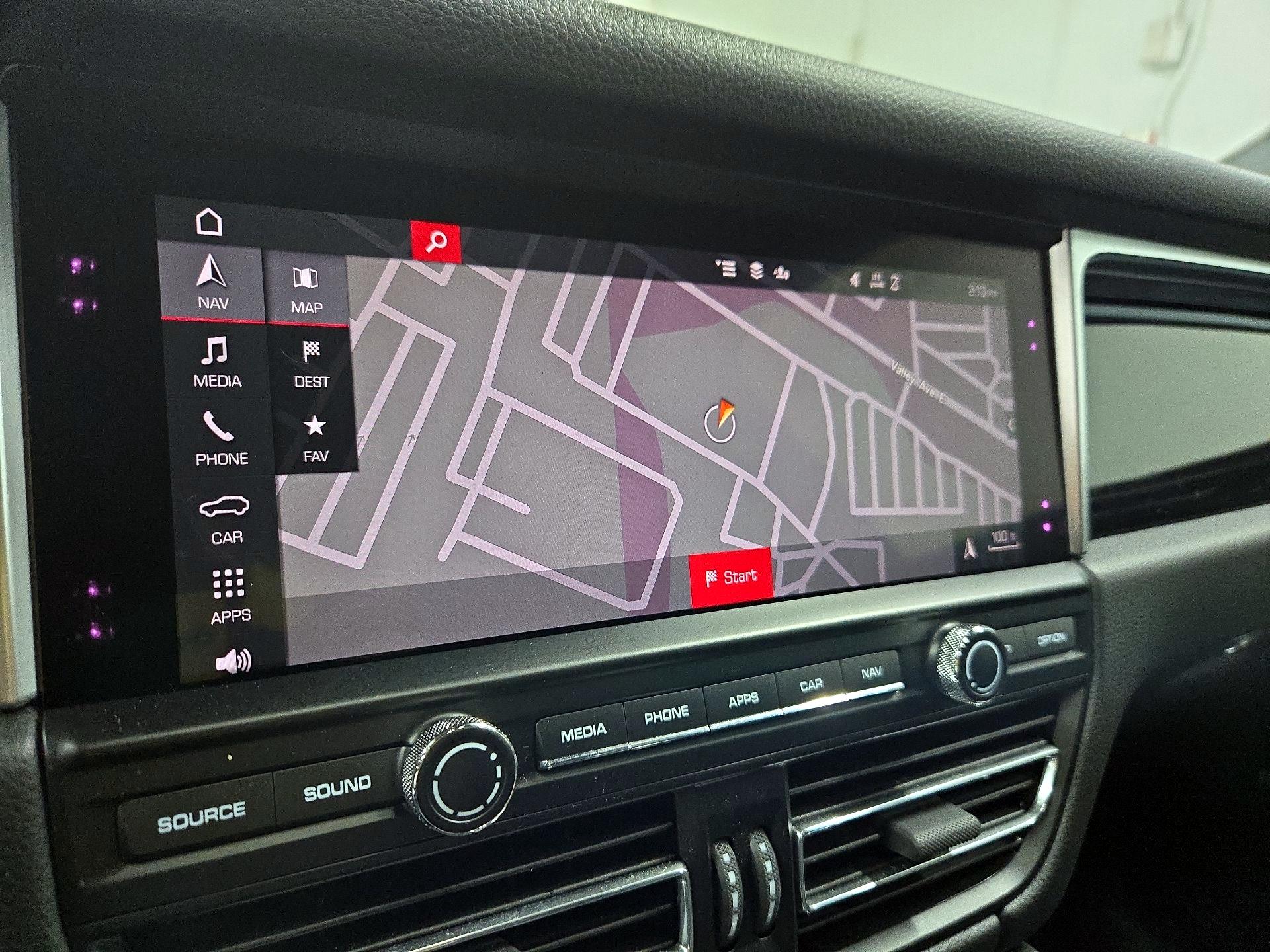 Thumbnail: 2021 Porsche Macan - 14