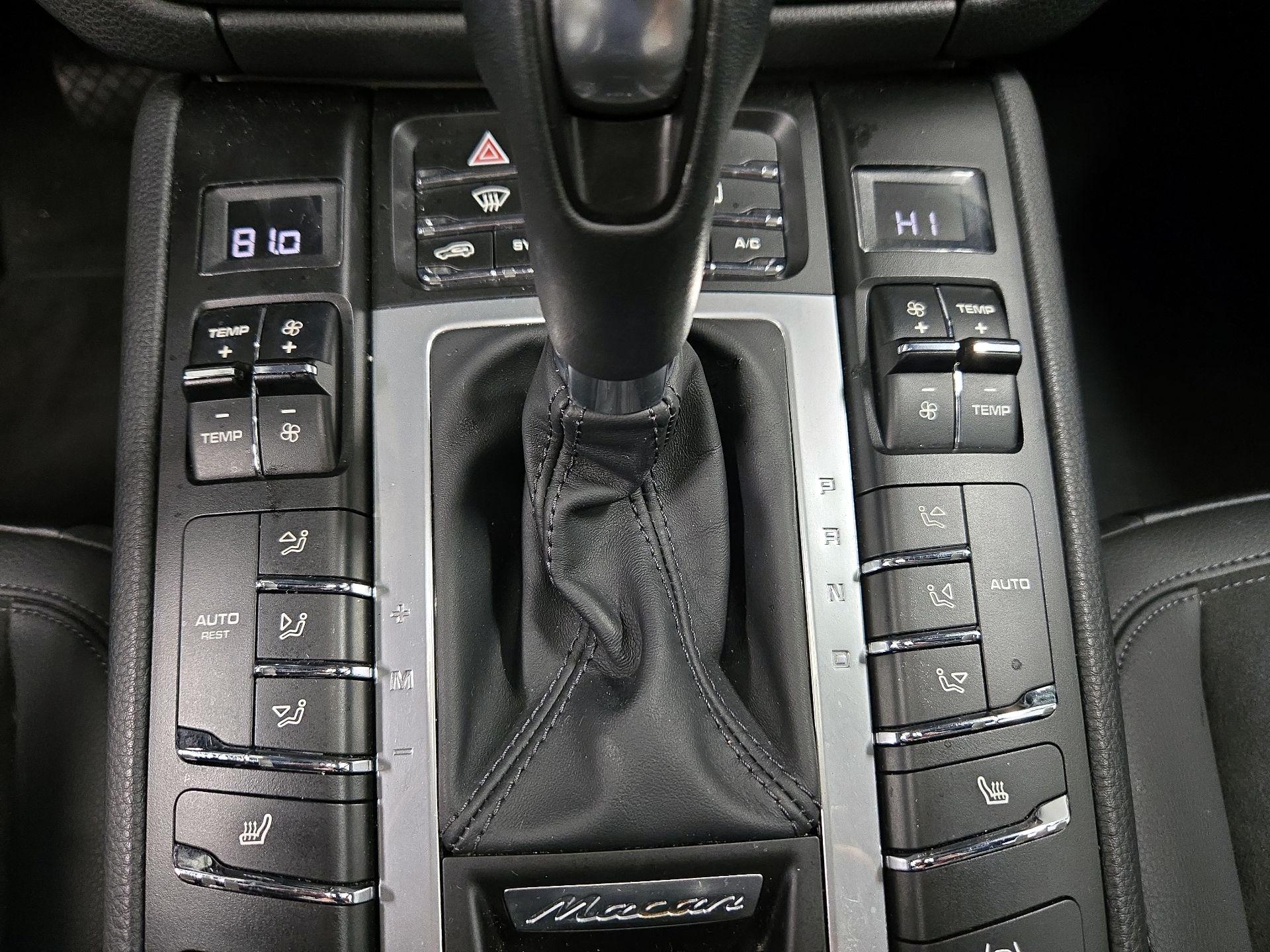 Thumbnail: 2021 Porsche Macan - 17