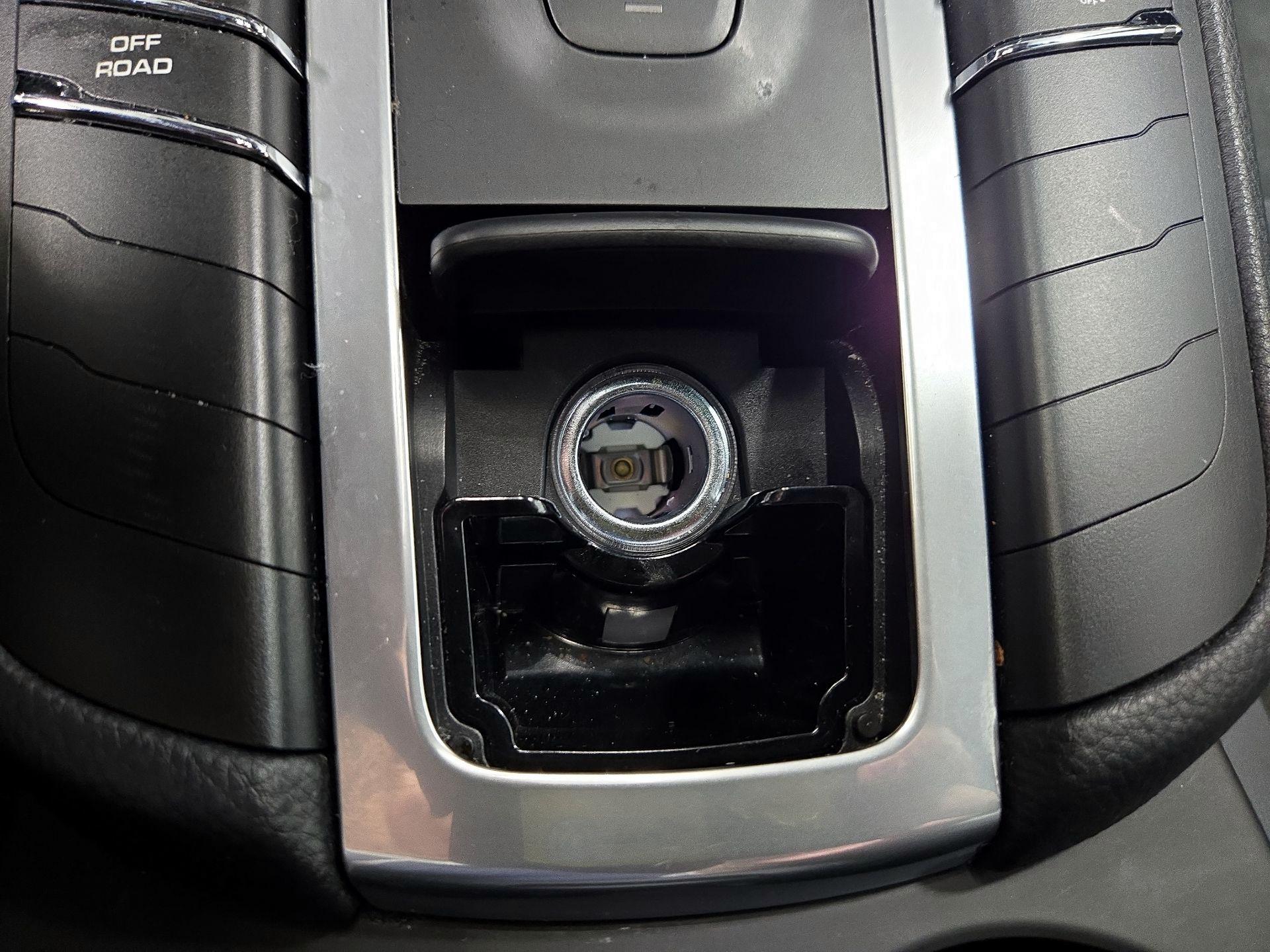 Thumbnail: 2021 Porsche Macan - 19