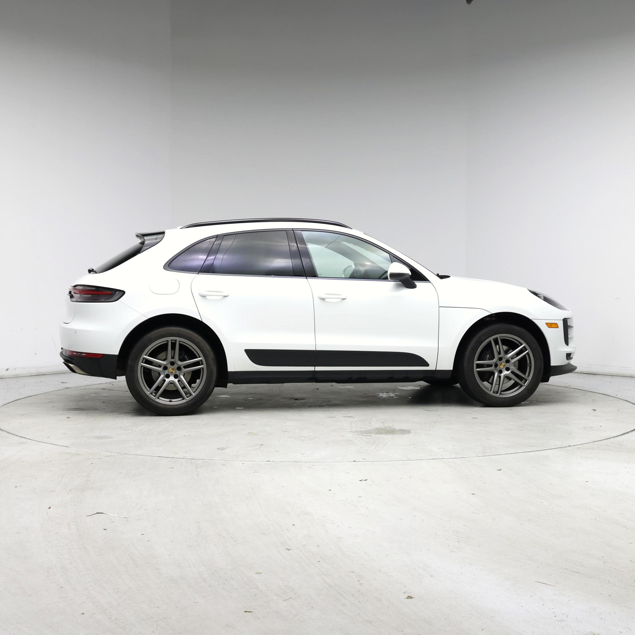 Thumbnail: 2021 Porsche Macan - 7