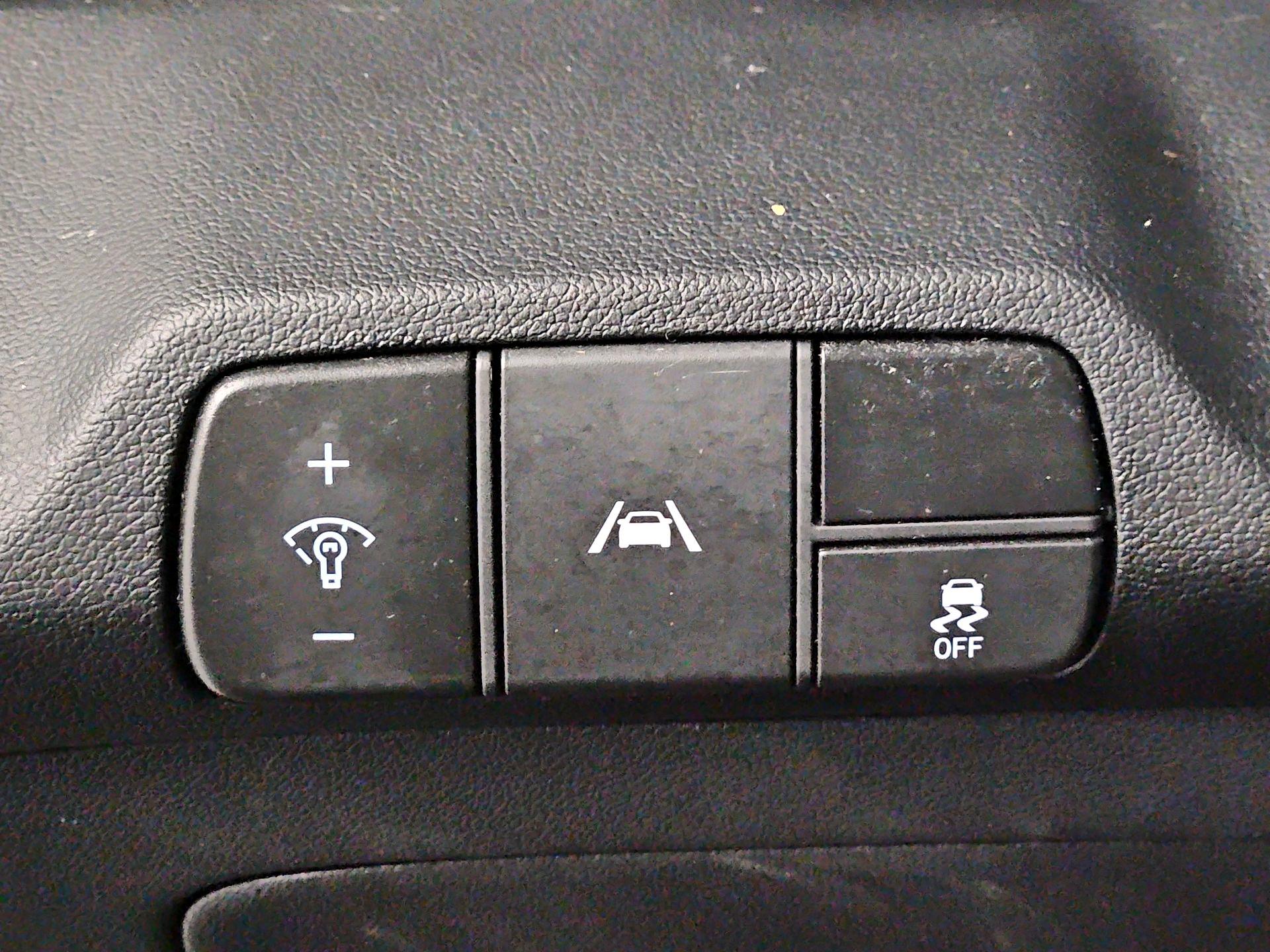 Thumbnail: 2023 Hyundai Elantra - 13