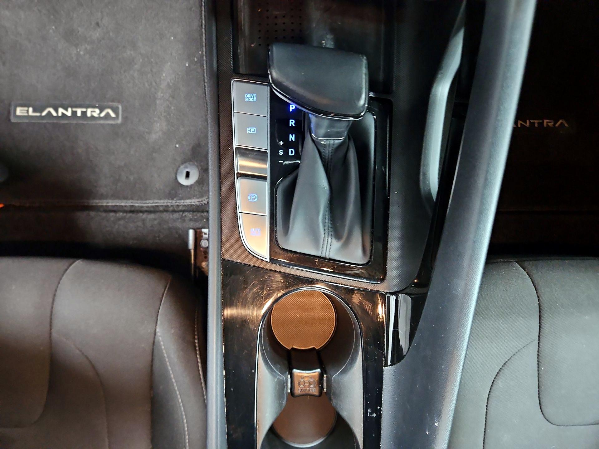 Thumbnail: 2023 Hyundai Elantra - 18