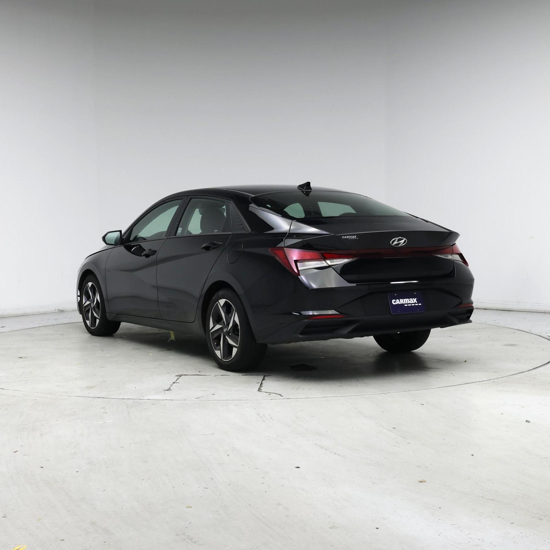 Thumbnail: 2023 Hyundai Elantra - 2