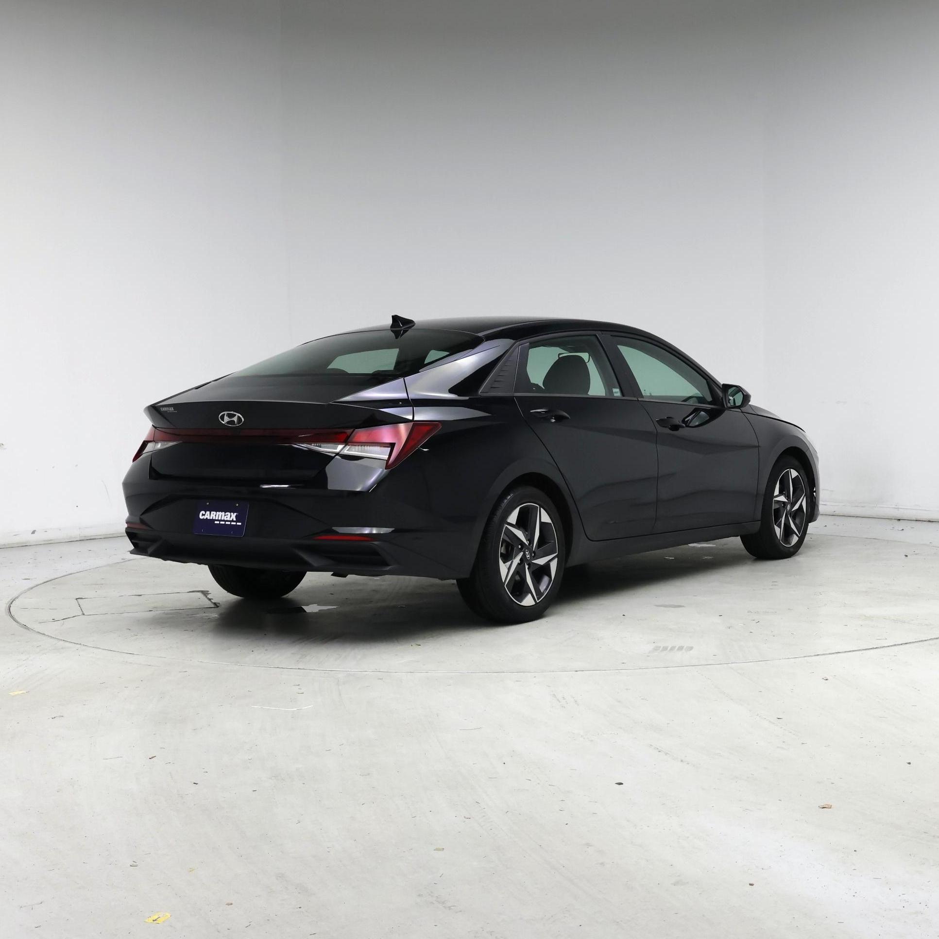 Thumbnail: 2023 Hyundai Elantra - 8