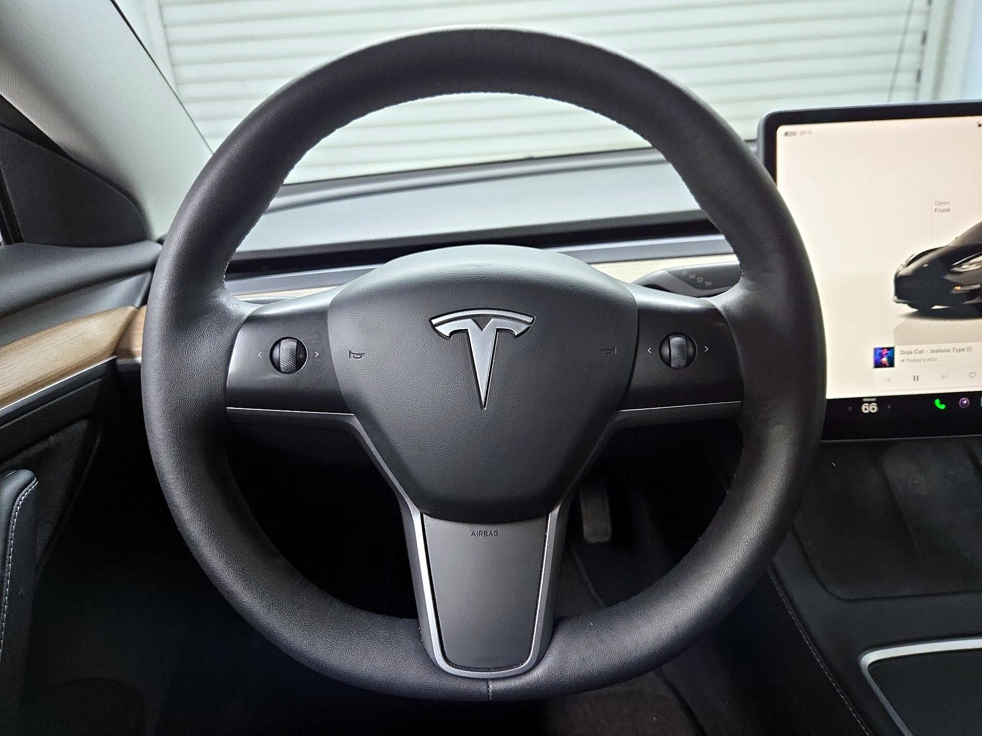 Thumbnail: 2023 Tesla Model 3 - 10