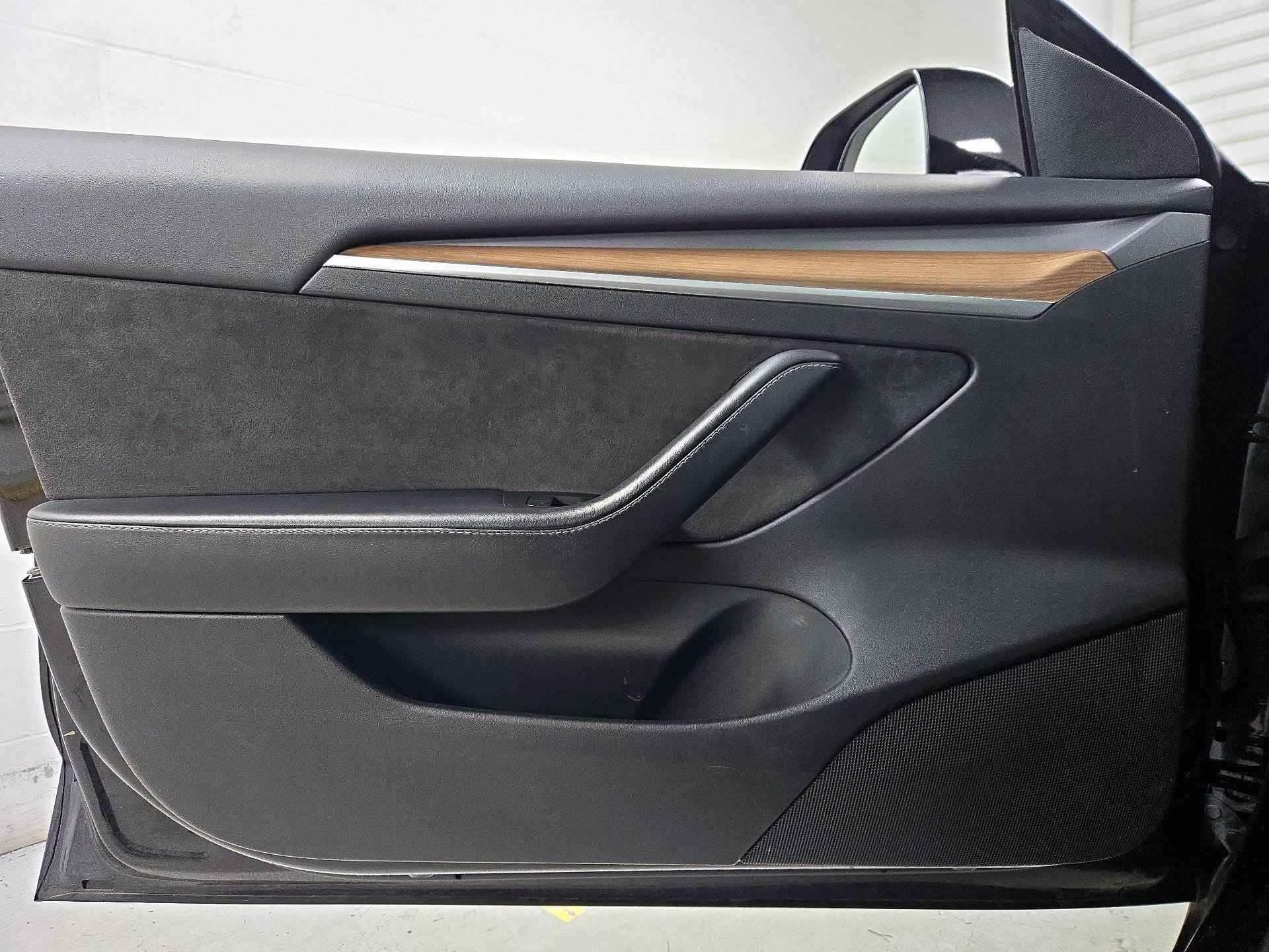 Thumbnail: 2023 Tesla Model 3 - 12