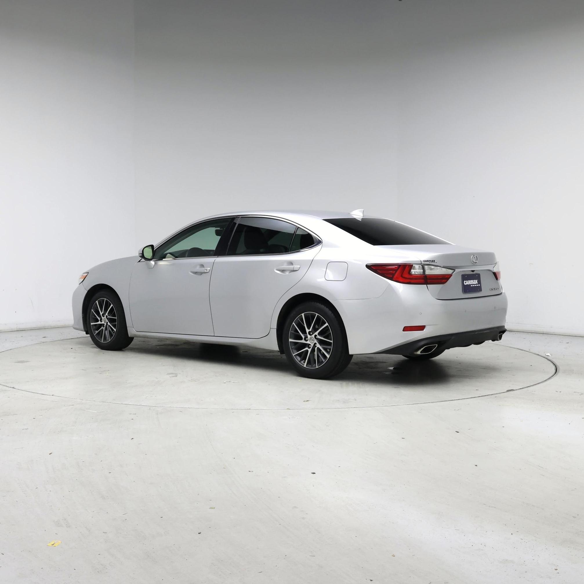 Thumbnail: 2016 Lexus ES - 2