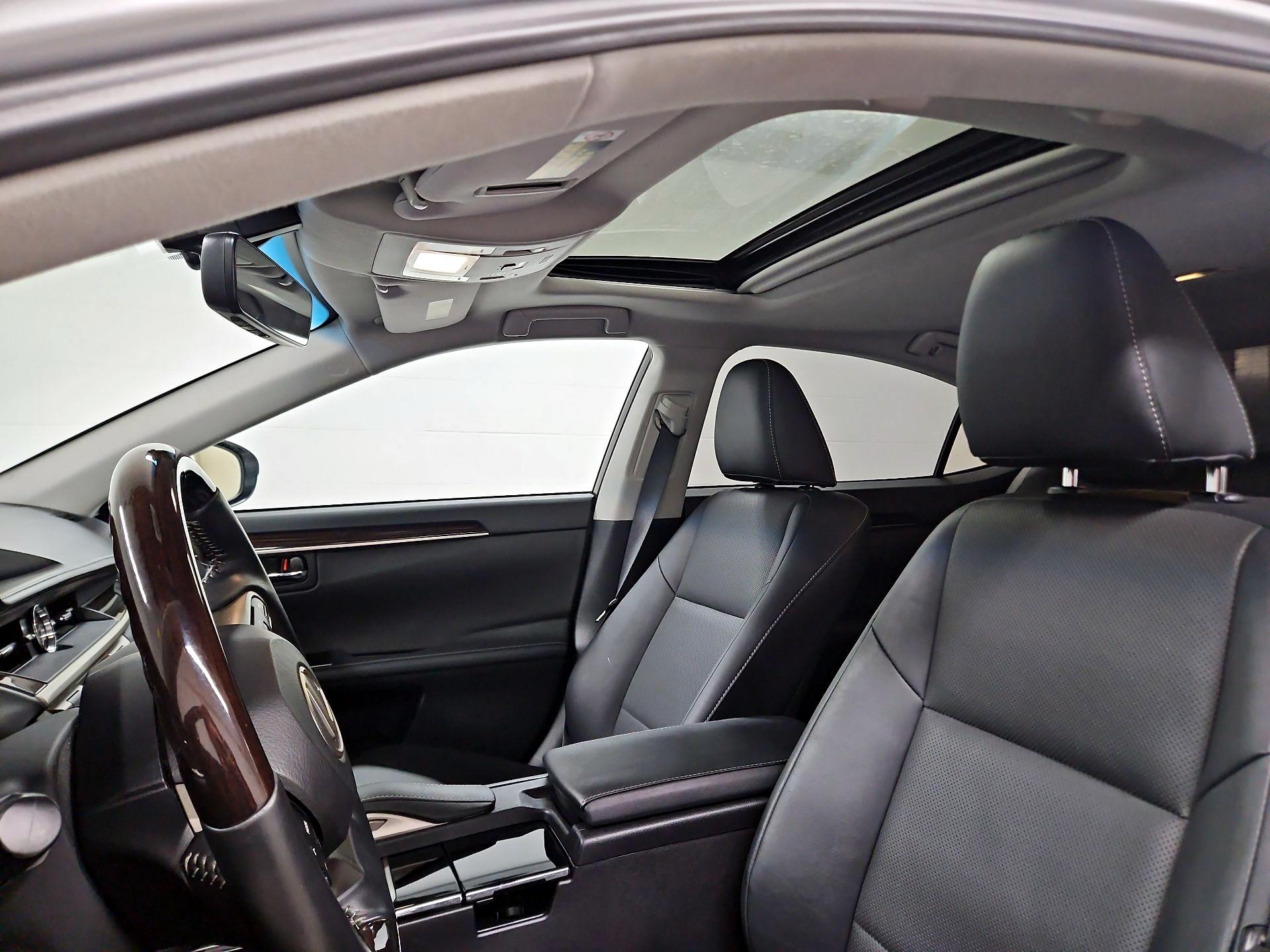 Thumbnail: 2016 Lexus ES - 20