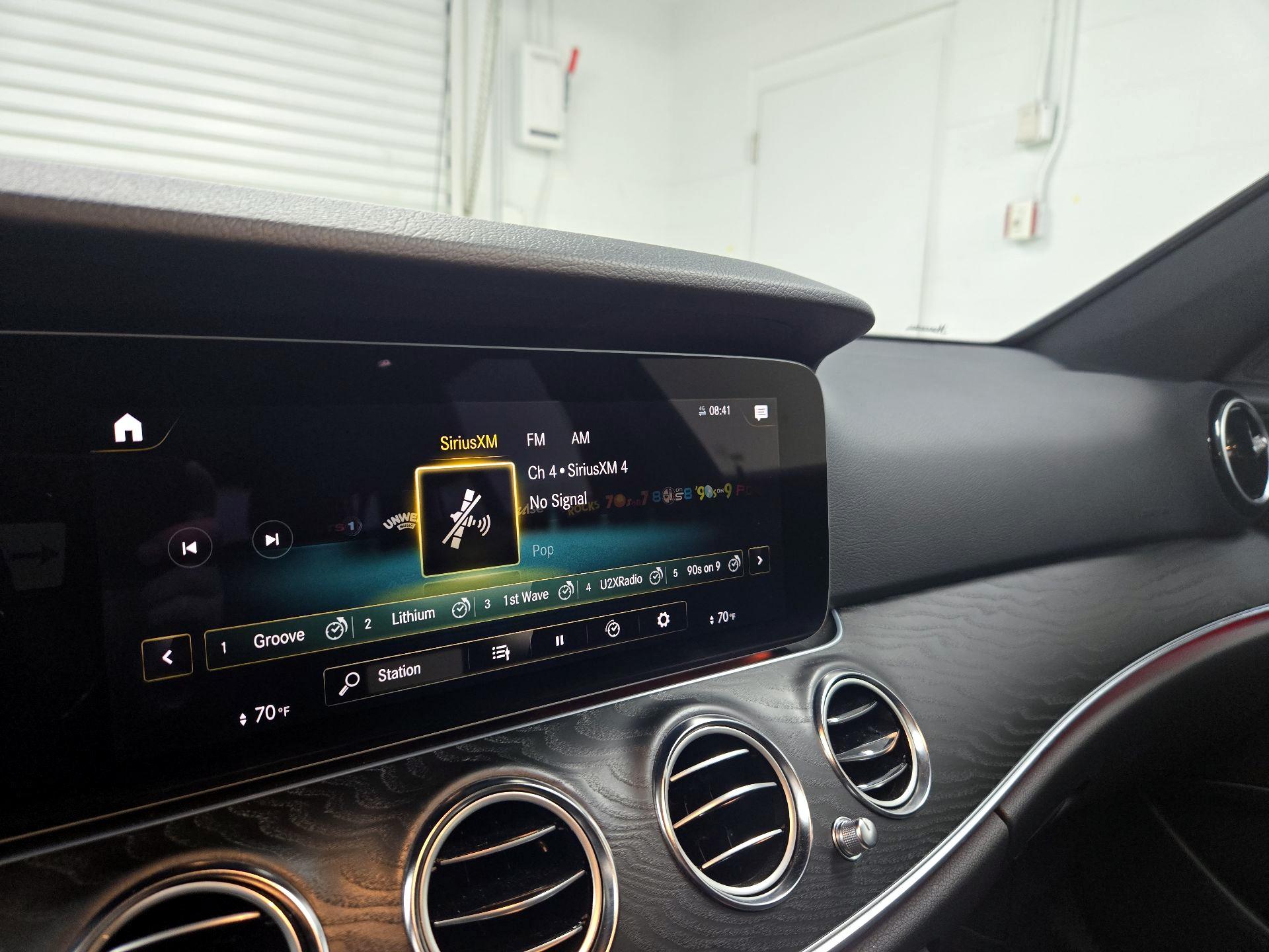 Thumbnail: 2023 Mercedes-Benz E-Class - 16