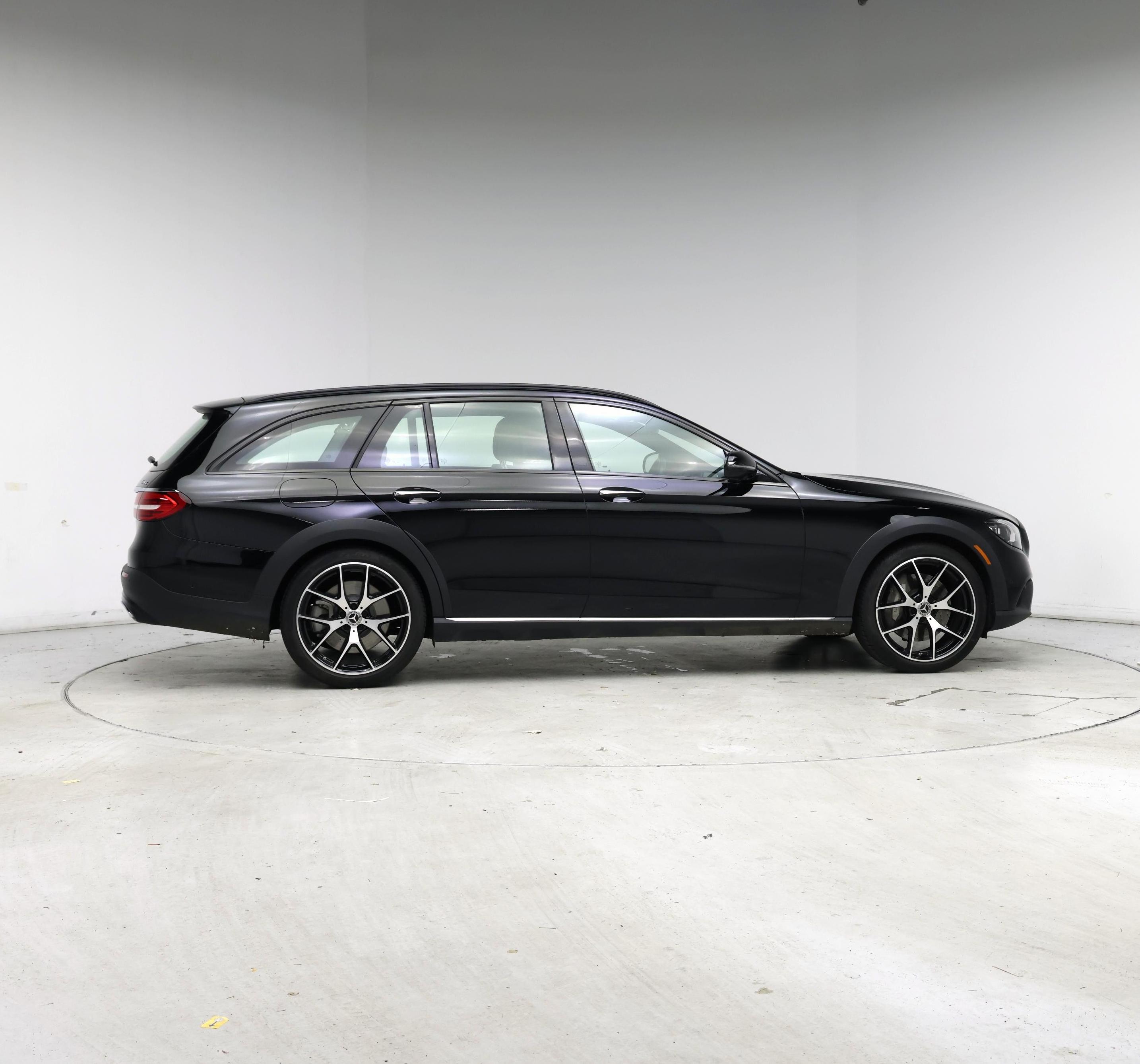 Thumbnail: 2023 Mercedes-Benz E-Class - 7