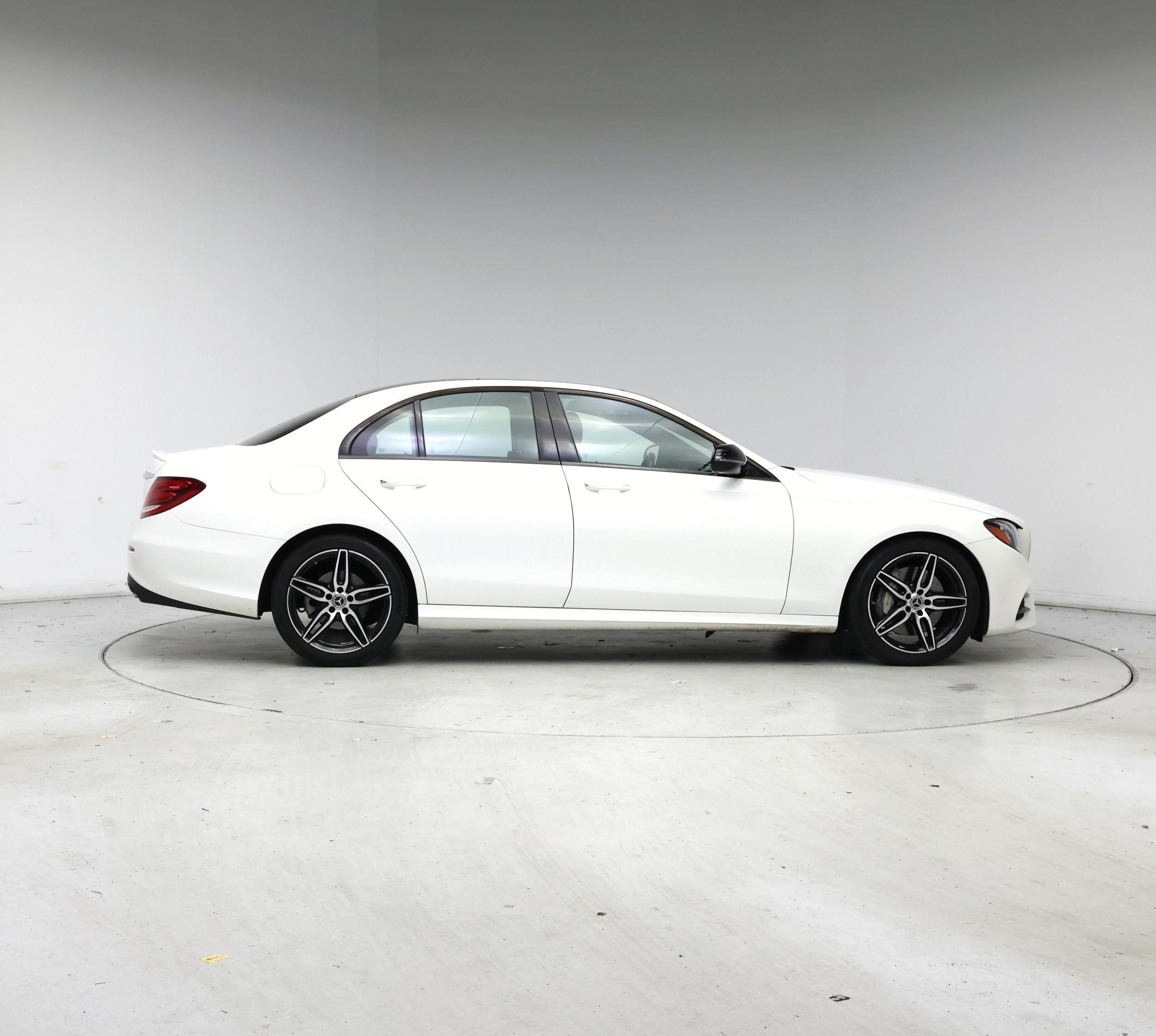 Thumbnail: 2020 Mercedes-Benz E-Class - 7