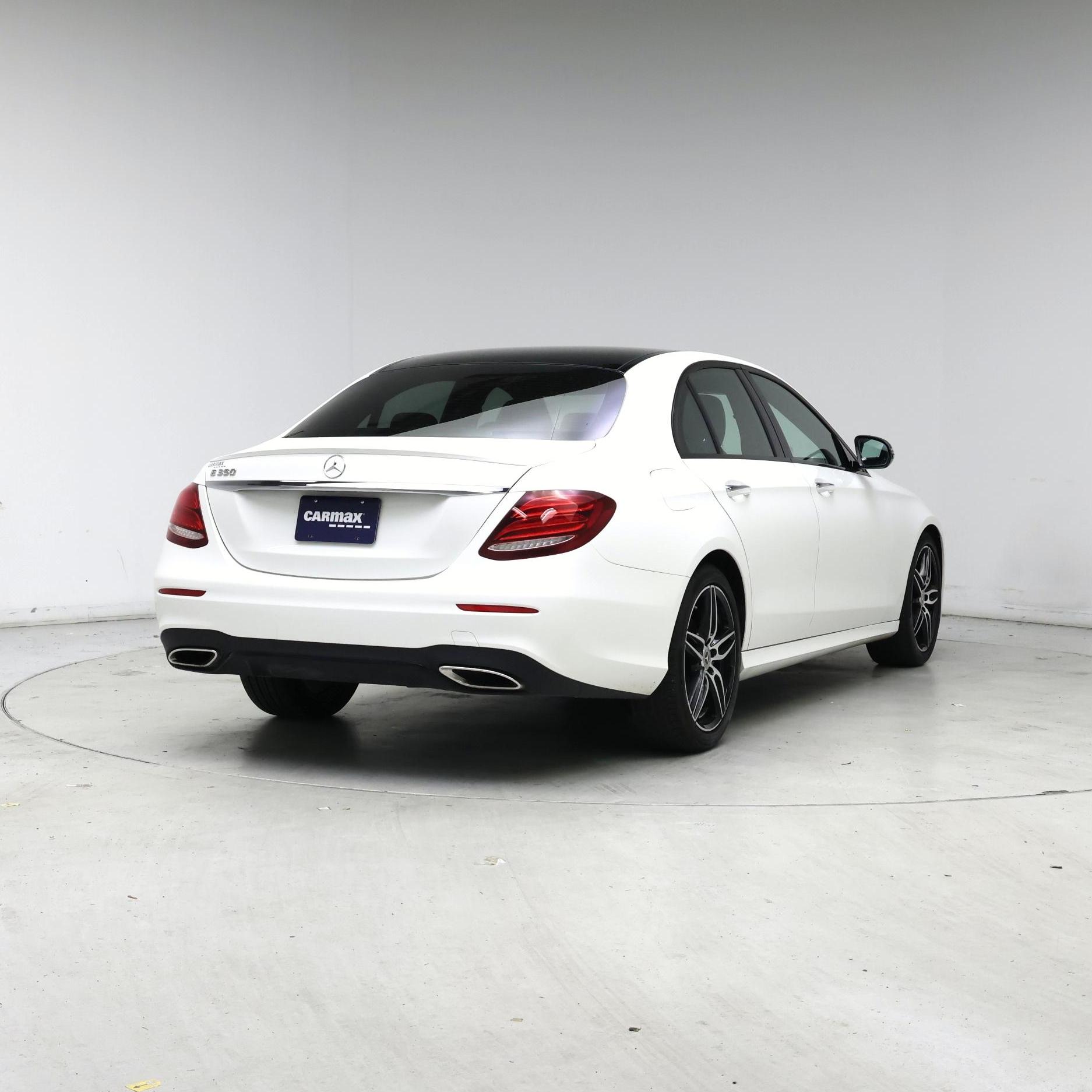 Thumbnail: 2020 Mercedes-Benz E-Class - 8