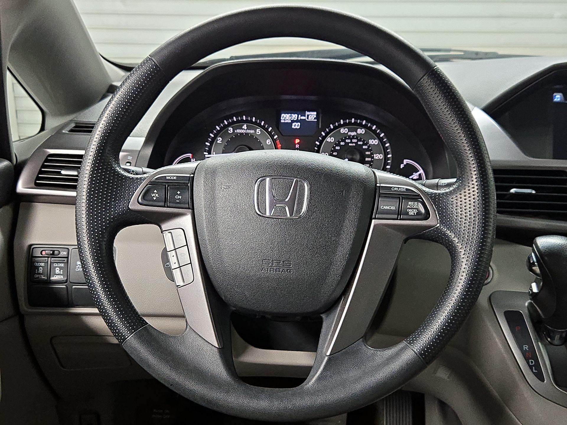 Thumbnail: 2015 Honda Odyssey - 10