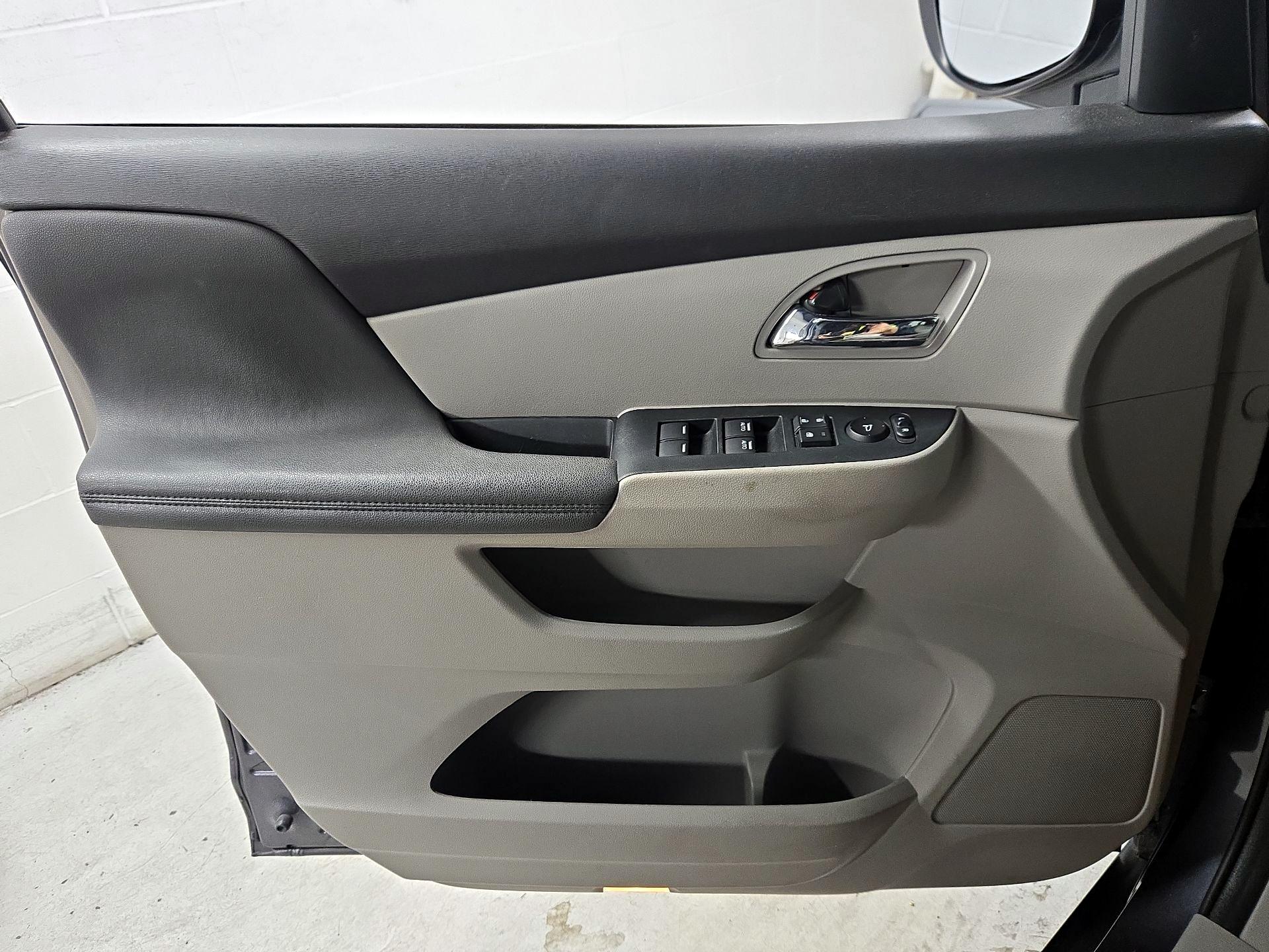 Thumbnail: 2015 Honda Odyssey - 12