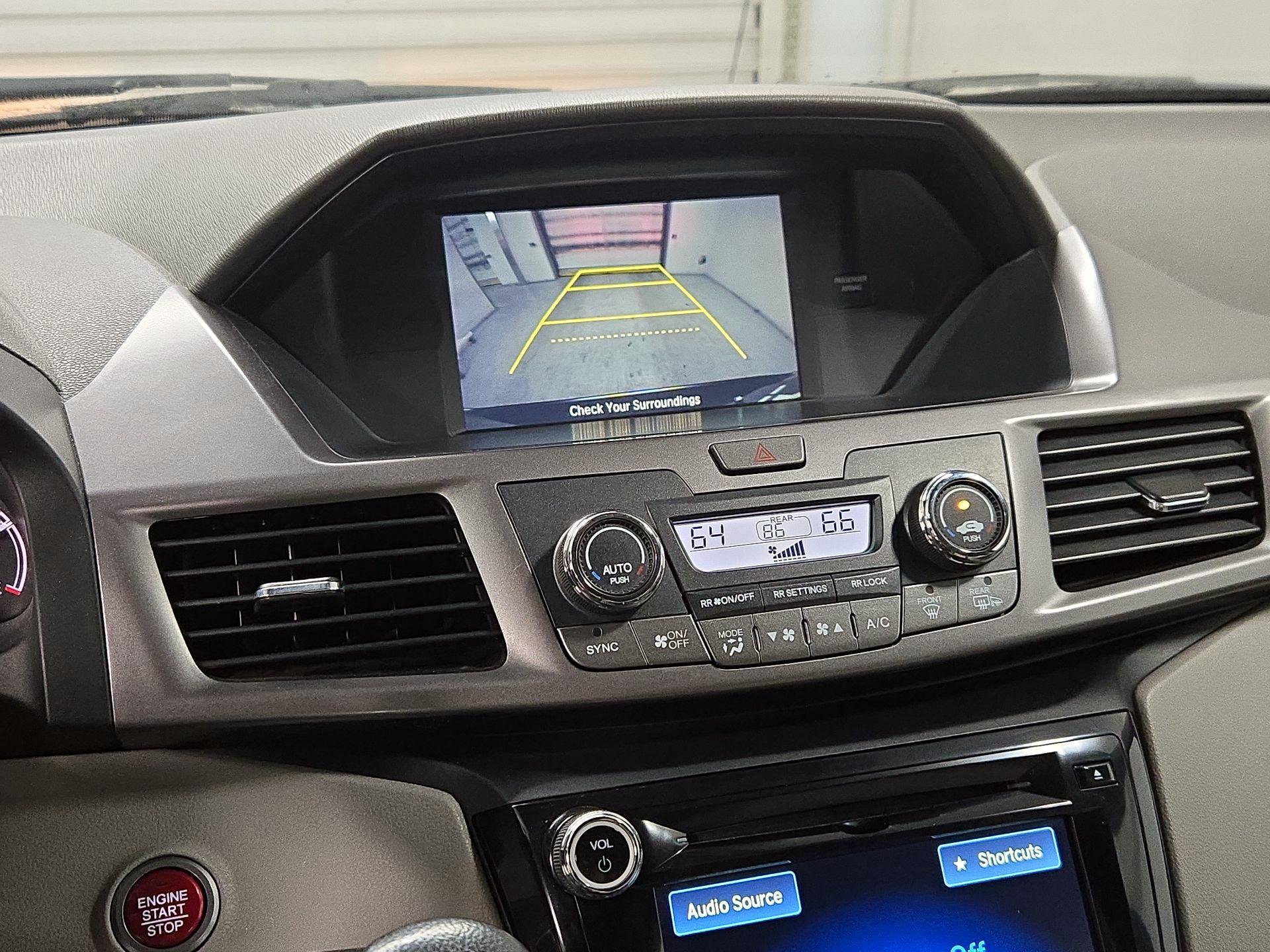 Thumbnail: 2015 Honda Odyssey - 14