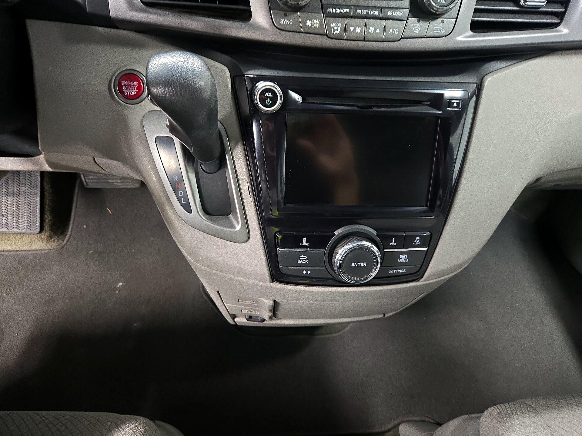 Thumbnail: 2015 Honda Odyssey - 17