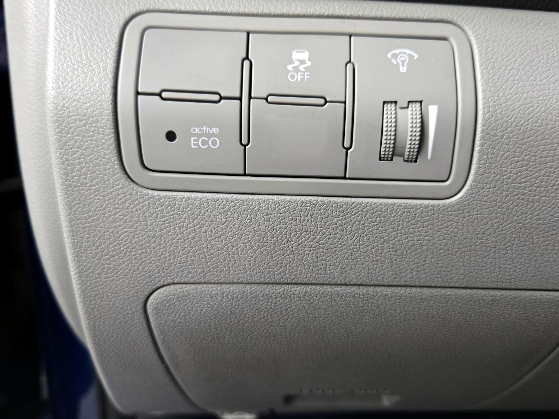 Thumbnail: 2015 Hyundai Accent - 13