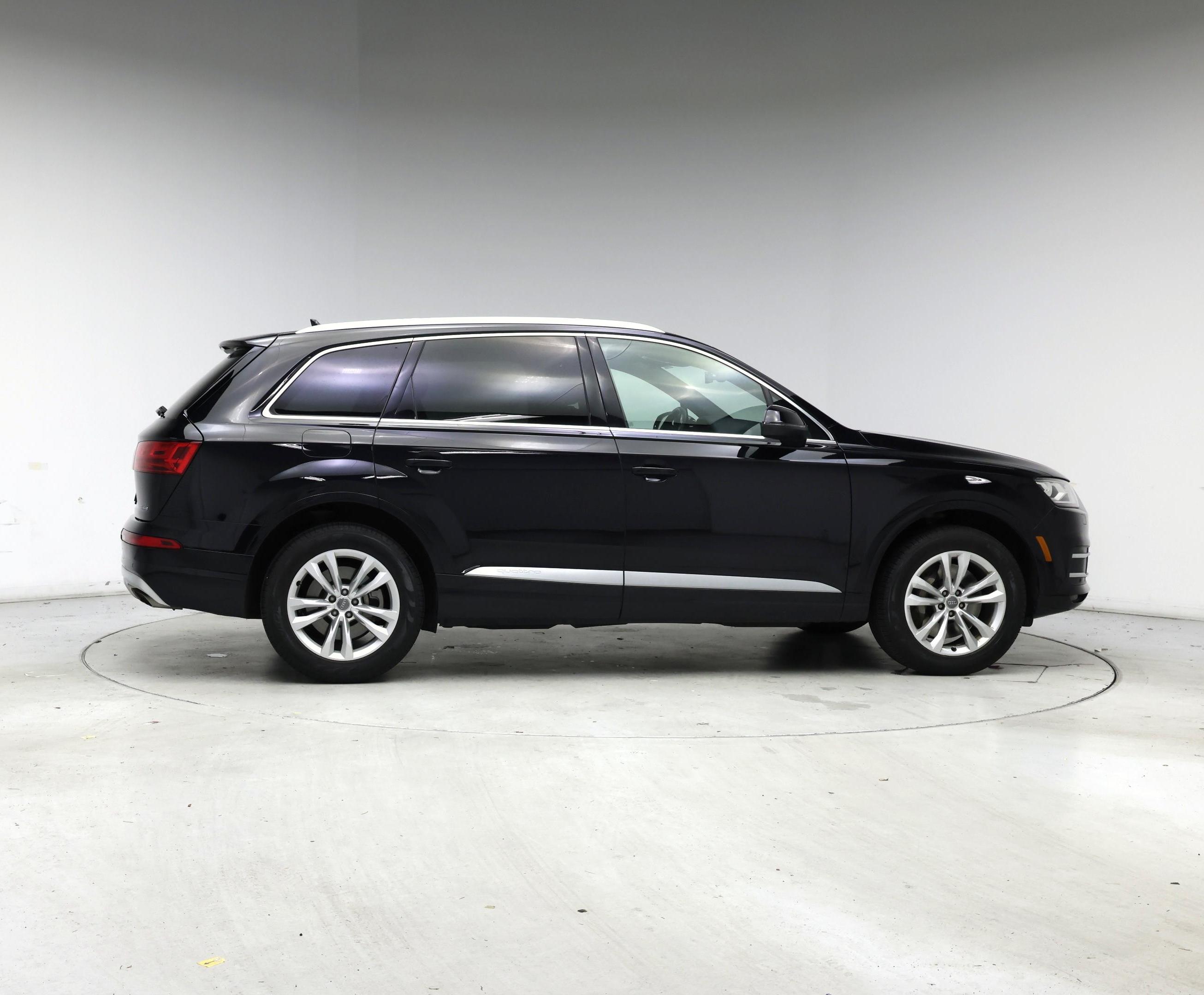 Thumbnail: 2019 Audi Q7 - 7