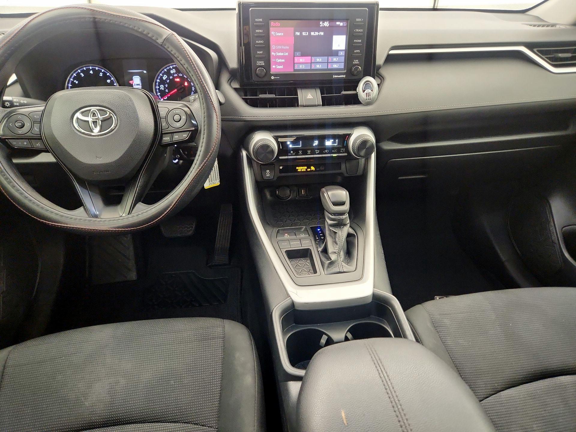 Thumbnail: 2020 Toyota RAV4 - 9