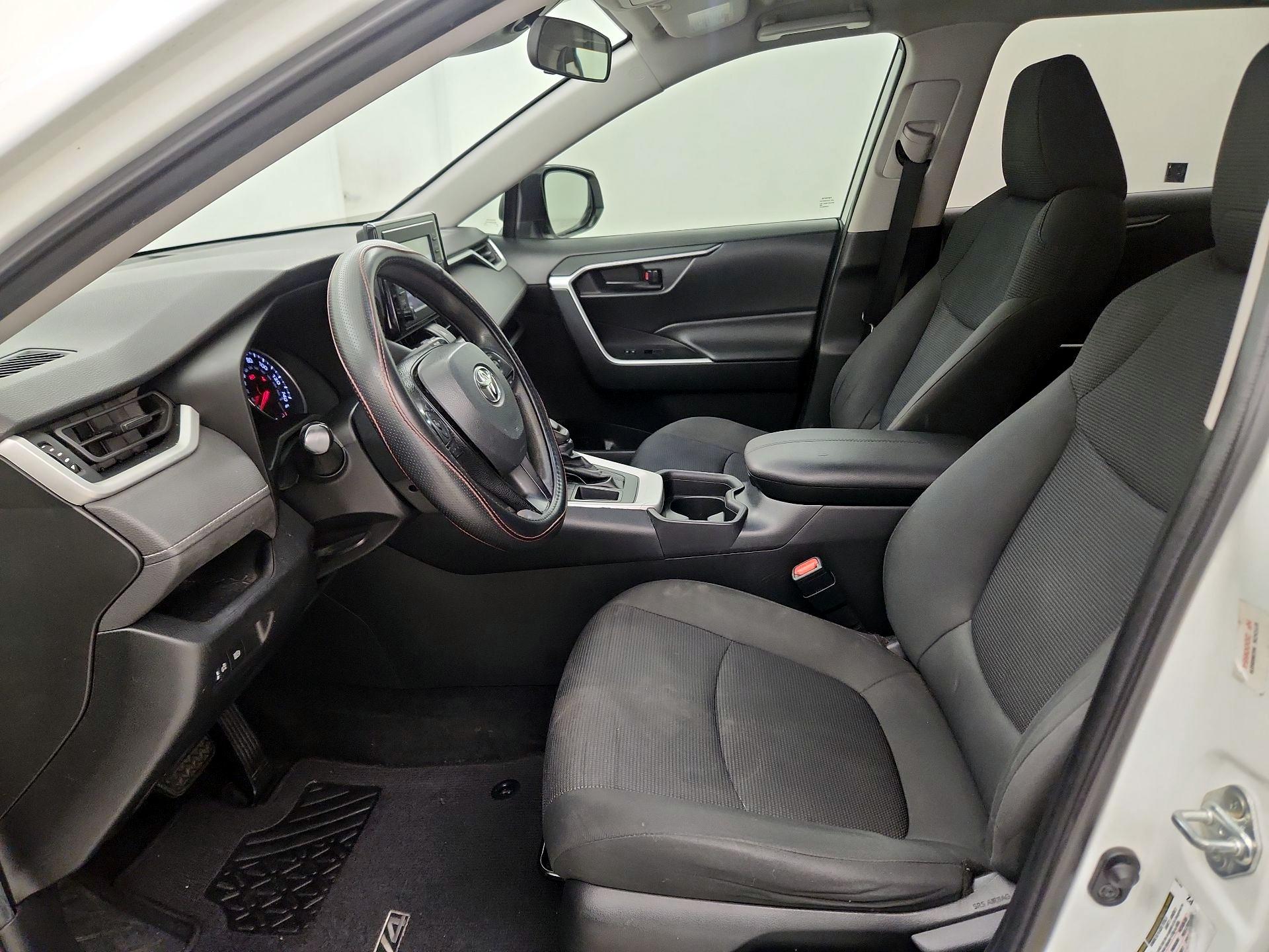 Thumbnail: 2020 Toyota RAV4 - 11