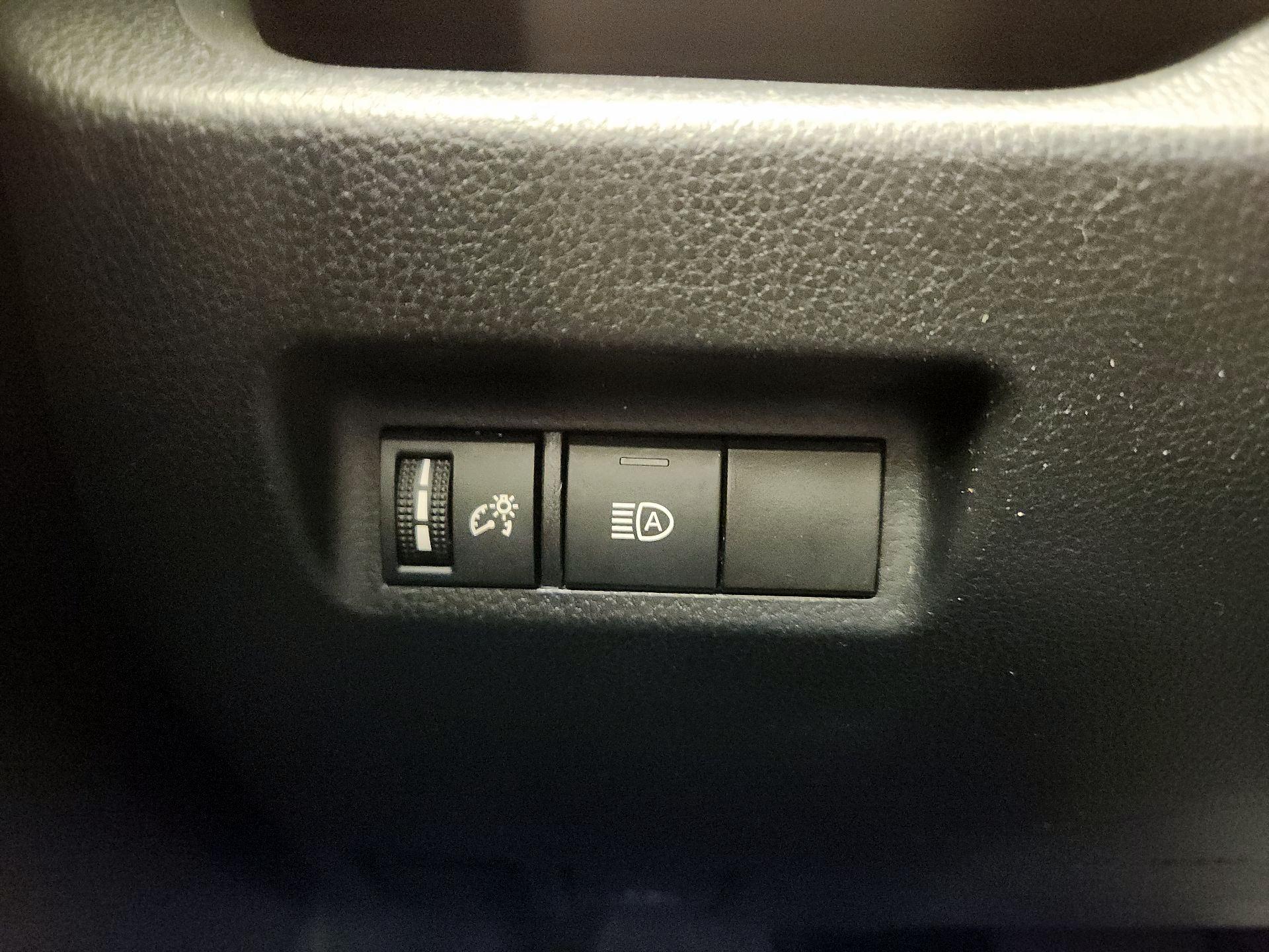 Thumbnail: 2020 Toyota RAV4 - 13