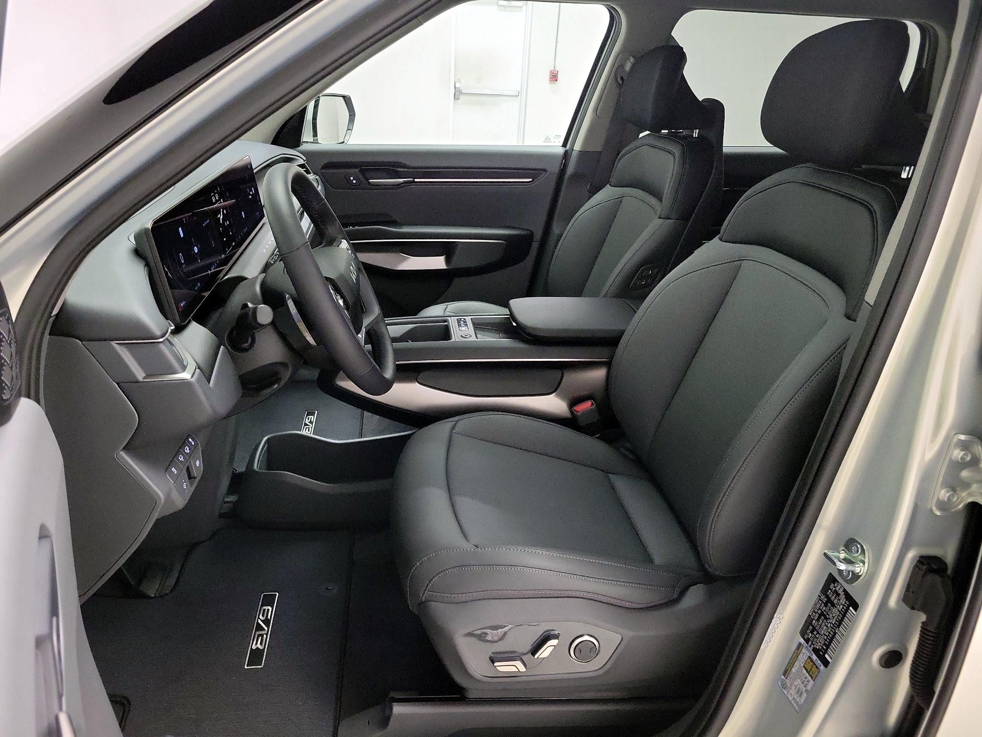 Thumbnail: 2026 Kia EV9 - 11