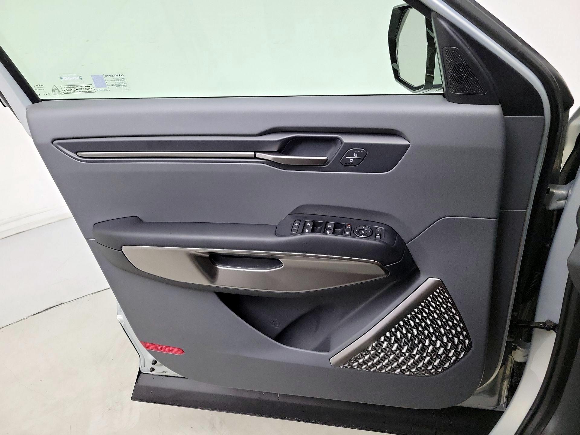 Thumbnail: 2026 Kia EV9 - 12